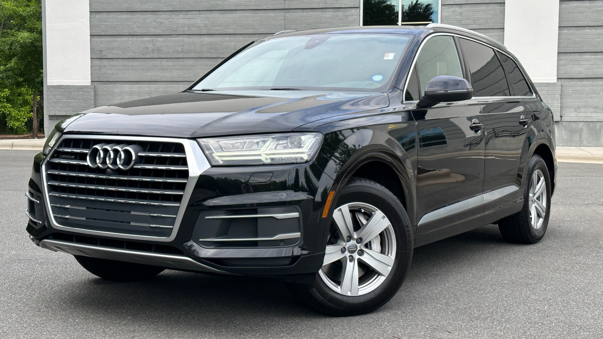Used 2017 Audi Q7 PREMIUM PLUS / VISION PACKAGE / GRAY OAK TRIM / QUATTRO for sale Sold at Formula Imports in Charlotte NC 28227 1