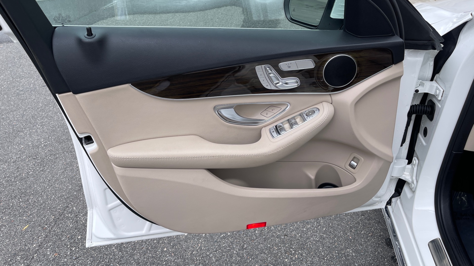 Used 2018 Mercedes-Benz C-Class C 300 / PREMIUM PACKAGE / 18IN WHEELS / HEATED FRONT SEATS / LED HEADLIGHTS for sale Sold at Formula Imports in Charlotte NC 28227 13