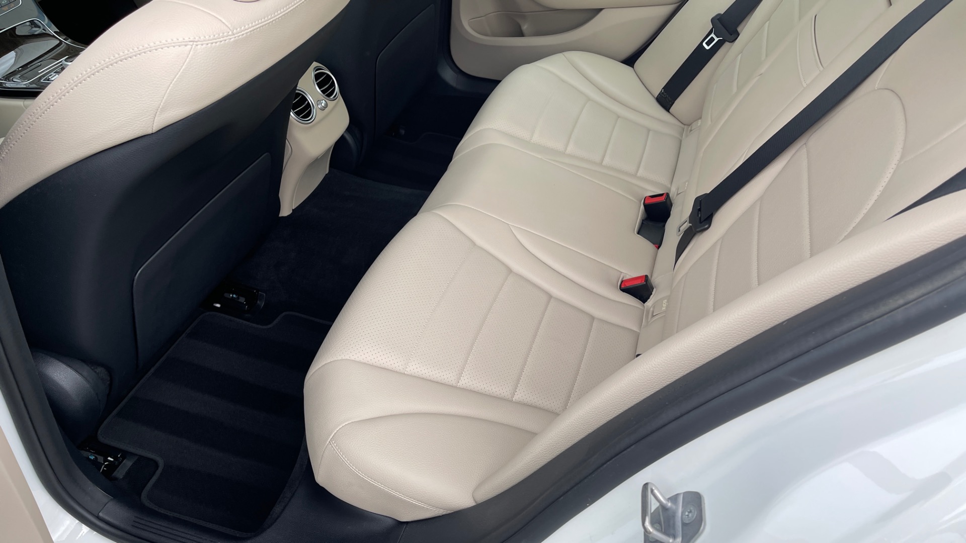 Used 2018 Mercedes-Benz C-CLASS C 300 PREMIUM / NAV / HTD STS / APPLY CARPLAY / REARVIEW for sale $26,695 at Formula Imports in Charlotte NC 28227 27