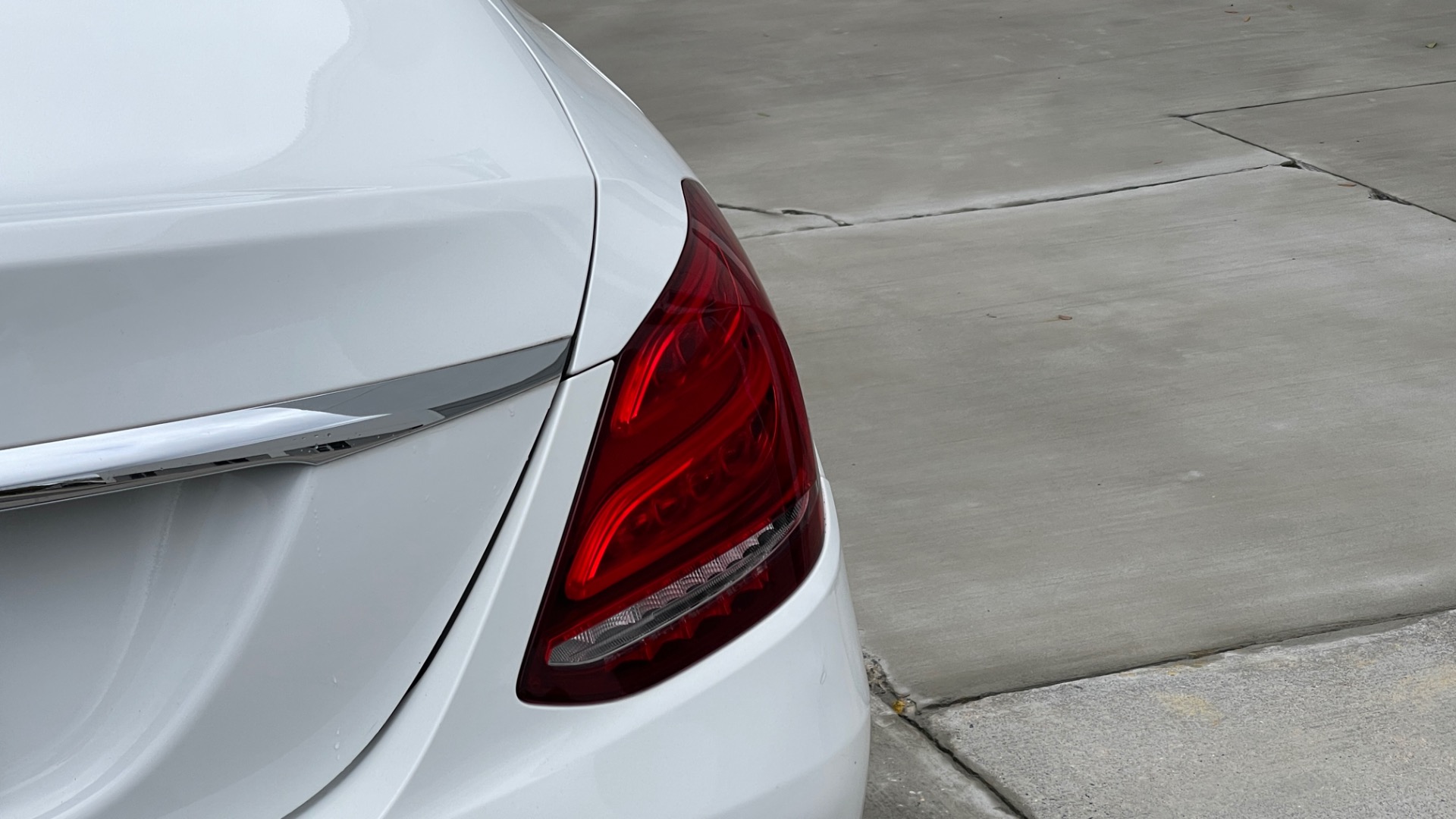Used 2018 Mercedes-Benz C-Class C 300 / PREMIUM PACKAGE / 18IN WHEELS / HEATED FRONT SEATS / LED HEADLIGHTS for sale Sold at Formula Imports in Charlotte NC 28227 36