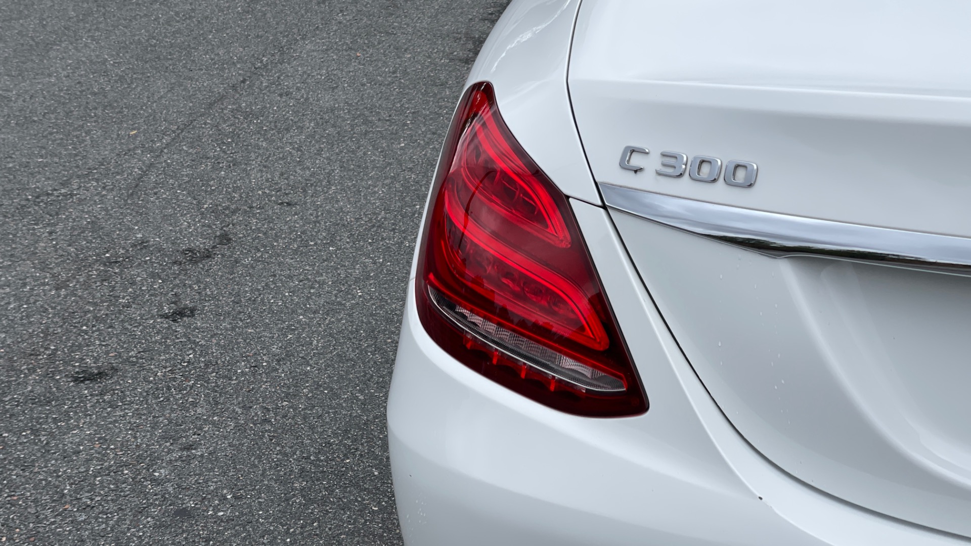 Used 2018 Mercedes-Benz C-Class C 300 / PREMIUM PACKAGE / 18IN WHEELS / HEATED FRONT SEATS / LED HEADLIGHTS for sale Sold at Formula Imports in Charlotte NC 28227 37