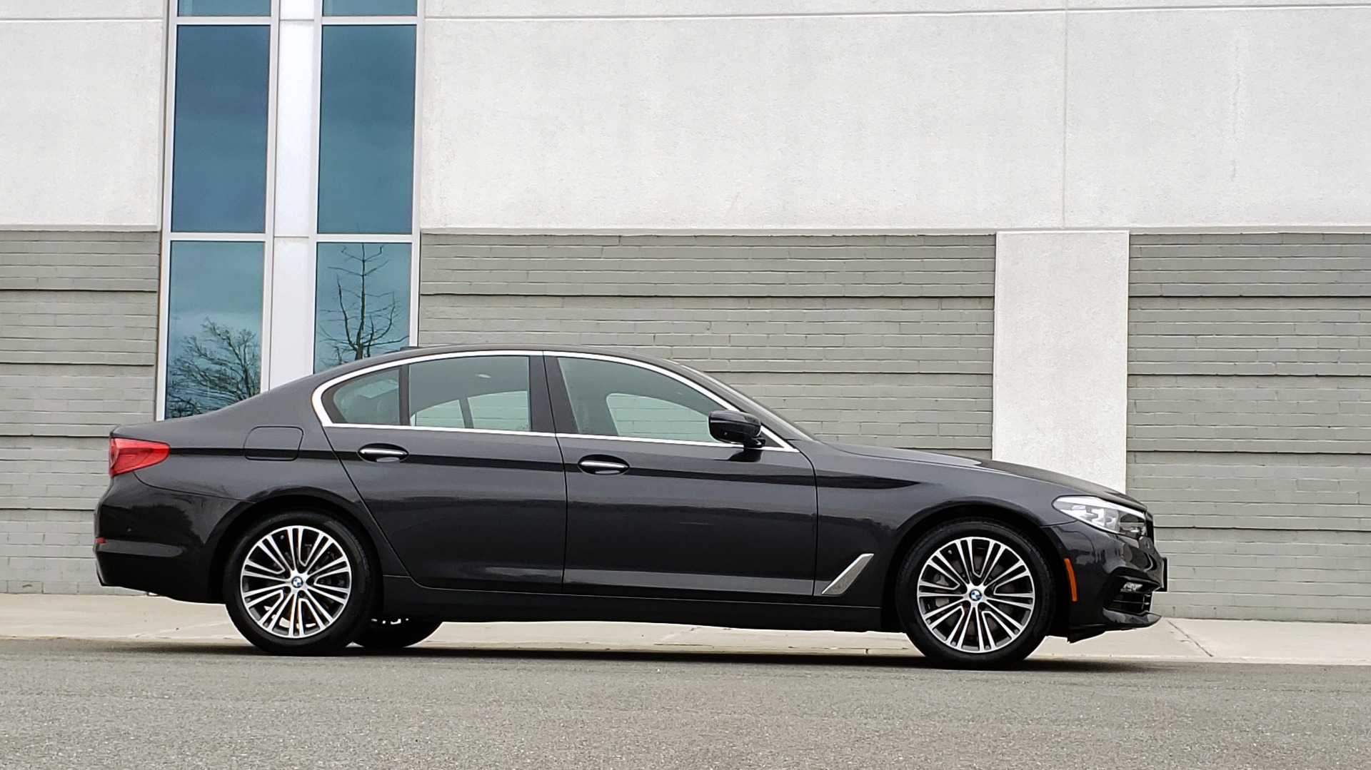 Used 2017 BMW 5 SERIES 530IXDRIVE / PREM PKG / DRVR ASST PLUS / CLD WTHR / APPLE CARPLAY for sale Sold at Formula Imports in Charlotte NC 28227 5
