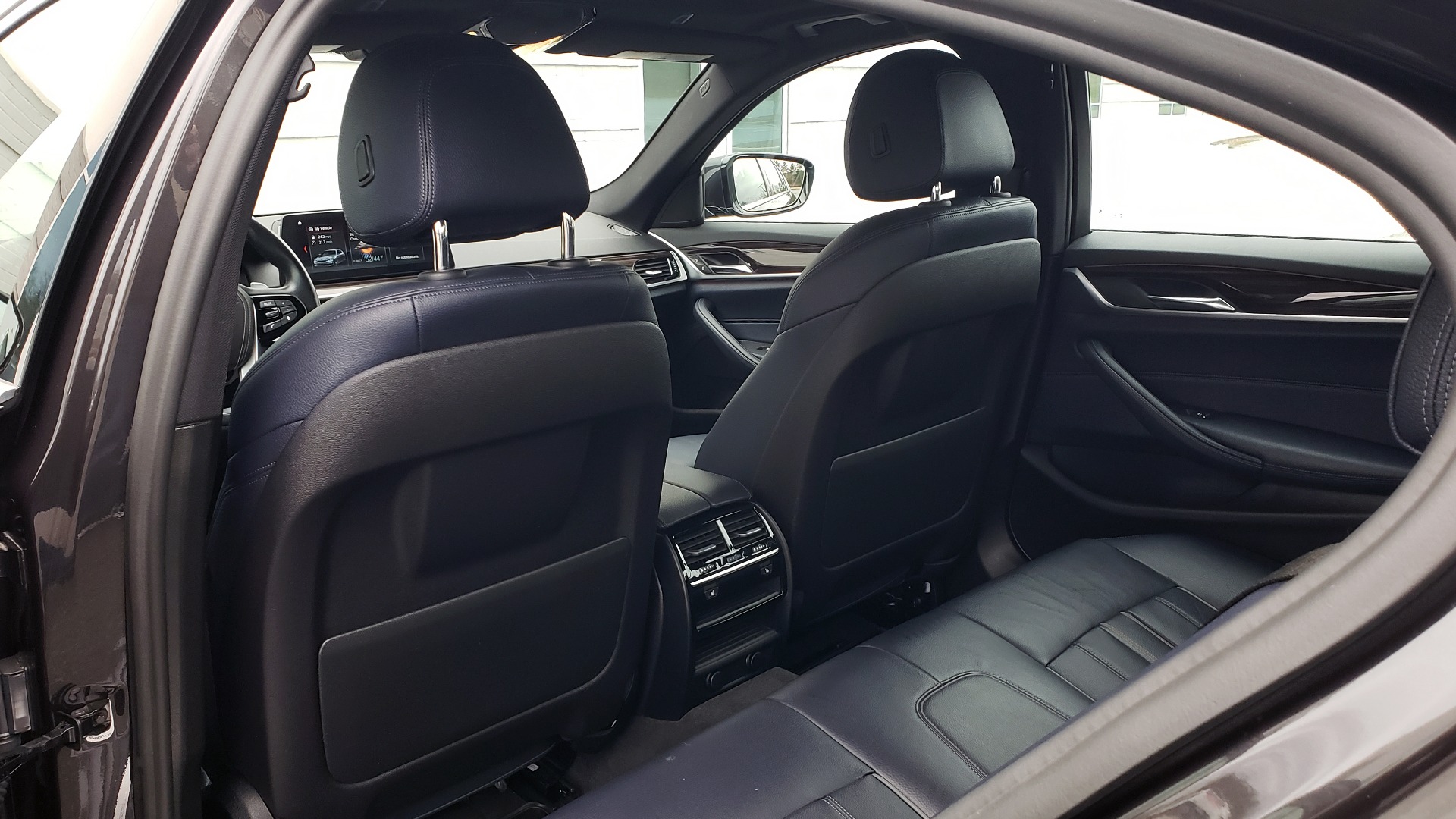 Used 2017 BMW 5 SERIES 530IXDRIVE / PREM PKG / DRVR ASST PLUS / CLD WTHR / APPLE CARPLAY for sale Sold at Formula Imports in Charlotte NC 28227 62