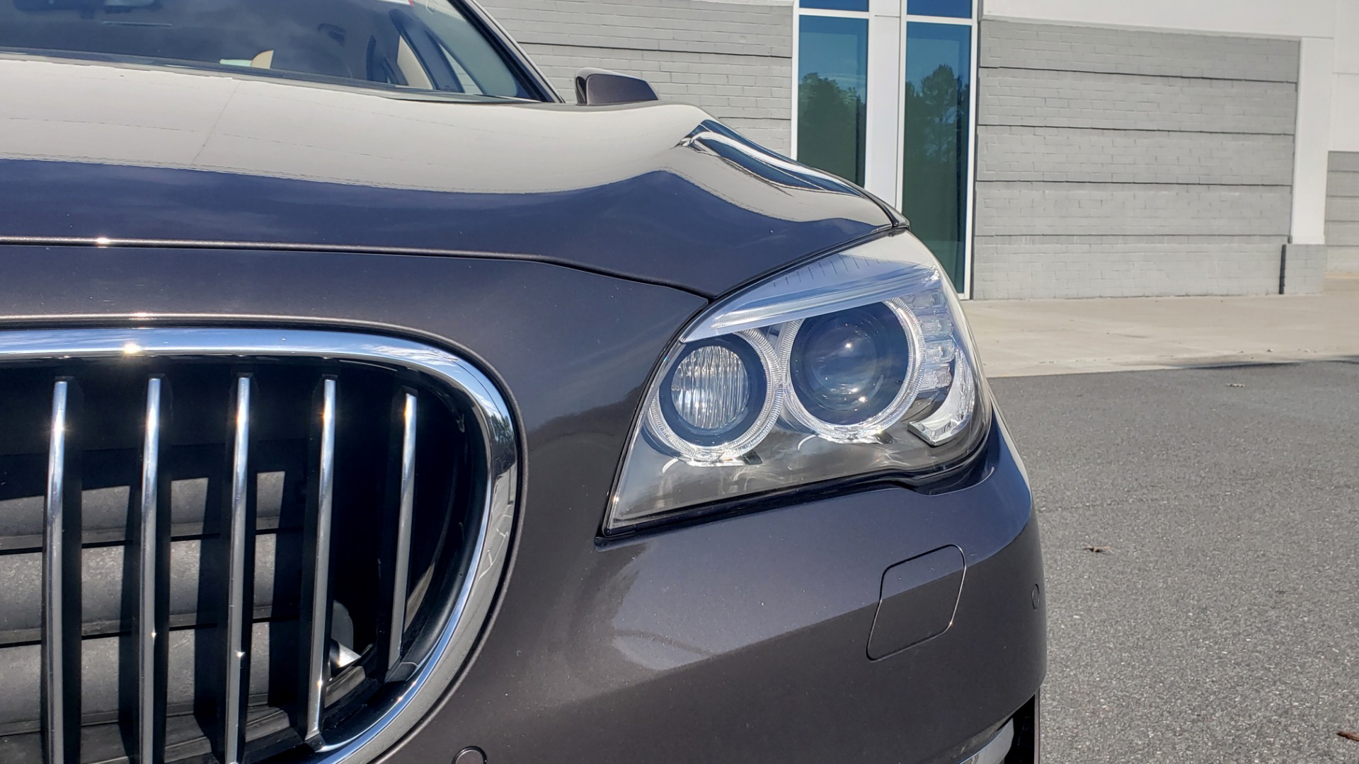 Used 2015 BMW 7 SERIES 740I SEDAN / EXECUTIVE PKG / DRVR ASST PLUS / HEADS-UP for sale Sold at Formula Imports in Charlotte NC 28227 23