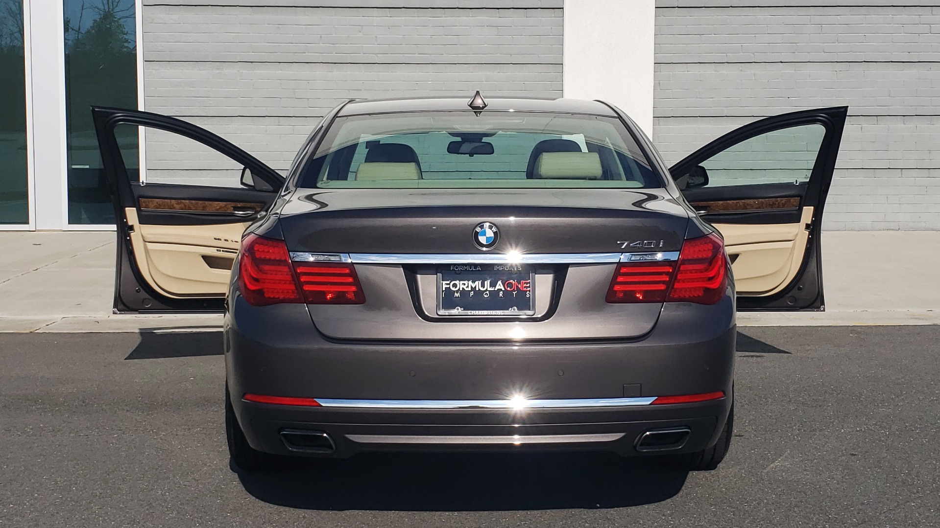 Used 2015 BMW 7 SERIES 740I SEDAN / EXECUTIVE PKG / DRVR ASST PLUS / HEADS-UP for sale Sold at Formula Imports in Charlotte NC 28227 26
