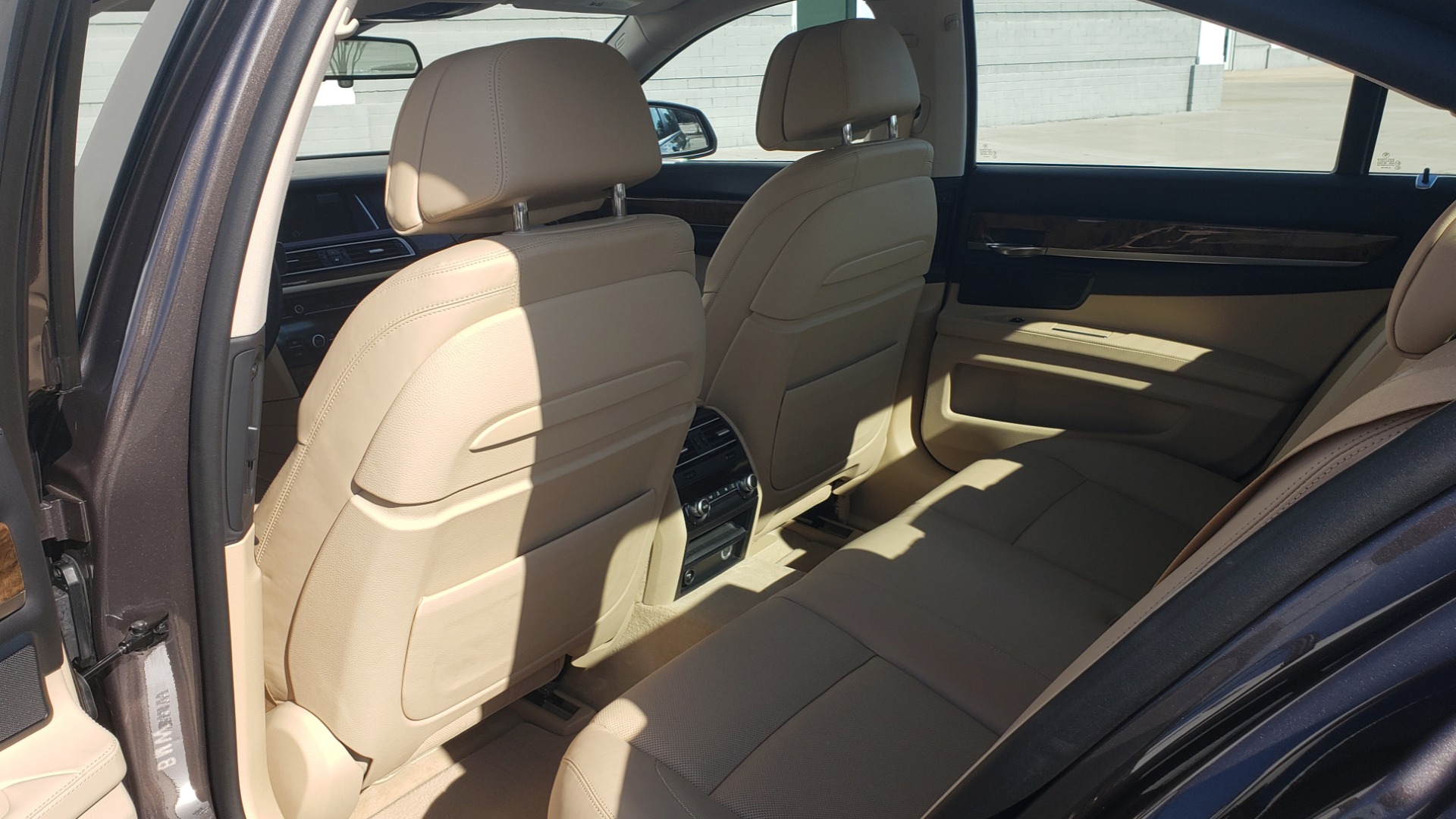 Used 2015 BMW 7 SERIES 740I SEDAN / EXECUTIVE PKG / DRVR ASST PLUS / HEADS-UP for sale Sold at Formula Imports in Charlotte NC 28227 58