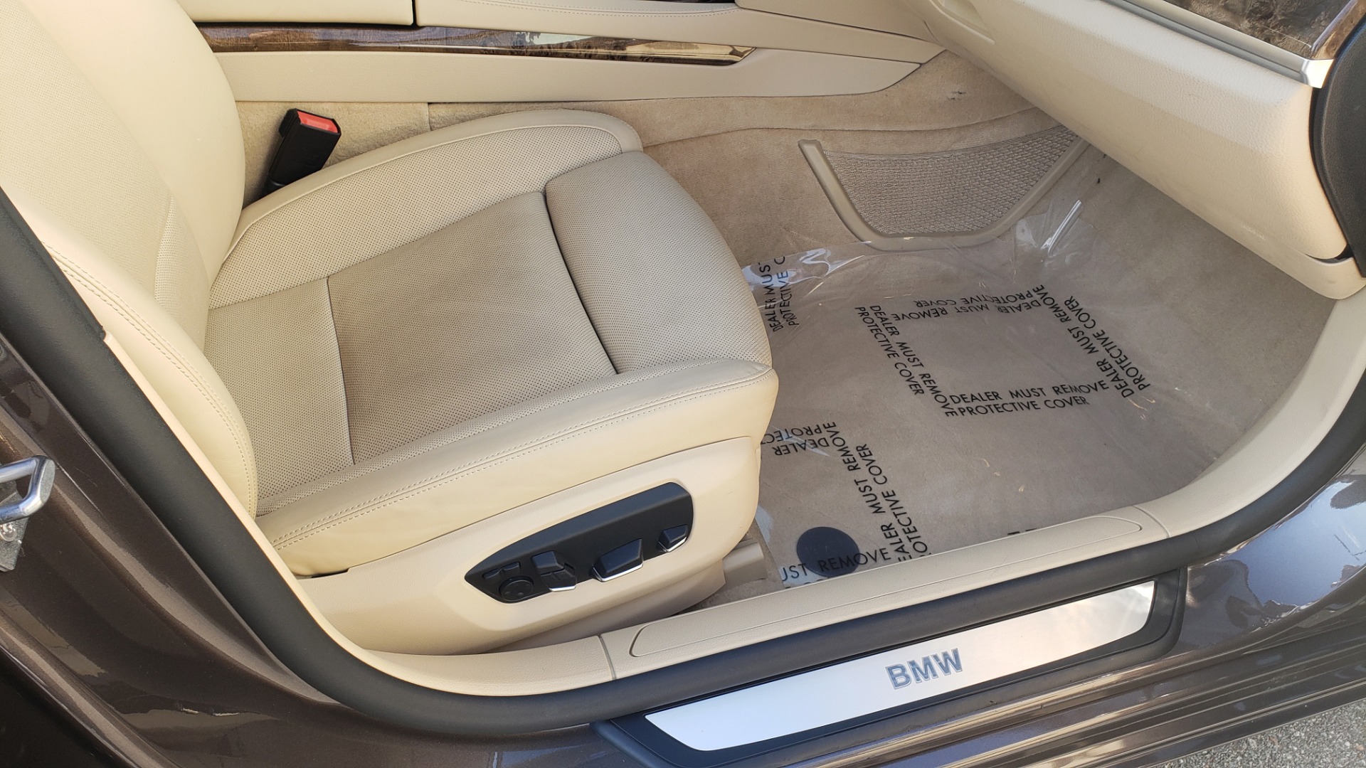 Used 2015 BMW 7 SERIES 740I SEDAN / EXECUTIVE PKG / DRVR ASST PLUS / HEADS-UP for sale Sold at Formula Imports in Charlotte NC 28227 63