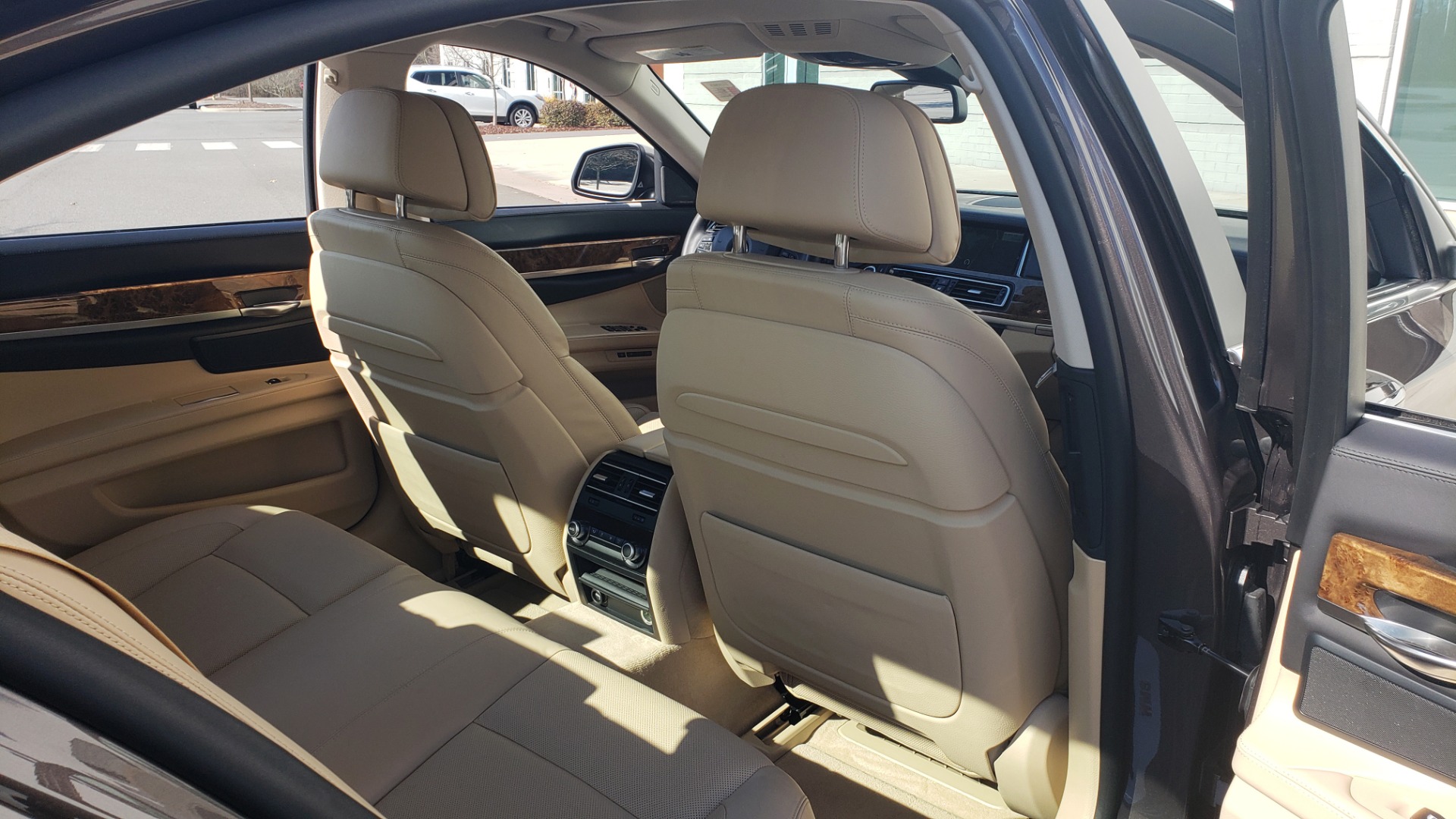 Used 2015 BMW 7 SERIES 740I SEDAN / EXECUTIVE PKG / DRVR ASST PLUS / HEADS-UP for sale Sold at Formula Imports in Charlotte NC 28227 72