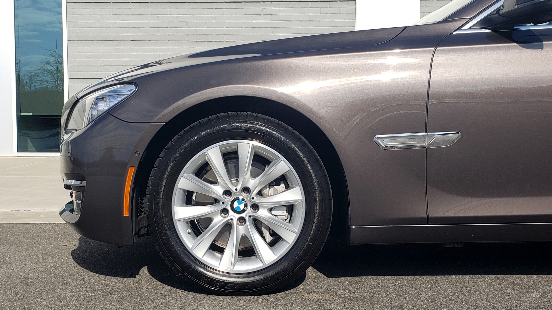 Used 2015 BMW 7 SERIES 740I SEDAN / EXECUTIVE PKG / DRVR ASST PLUS / HEADS-UP for sale Sold at Formula Imports in Charlotte NC 28227 80