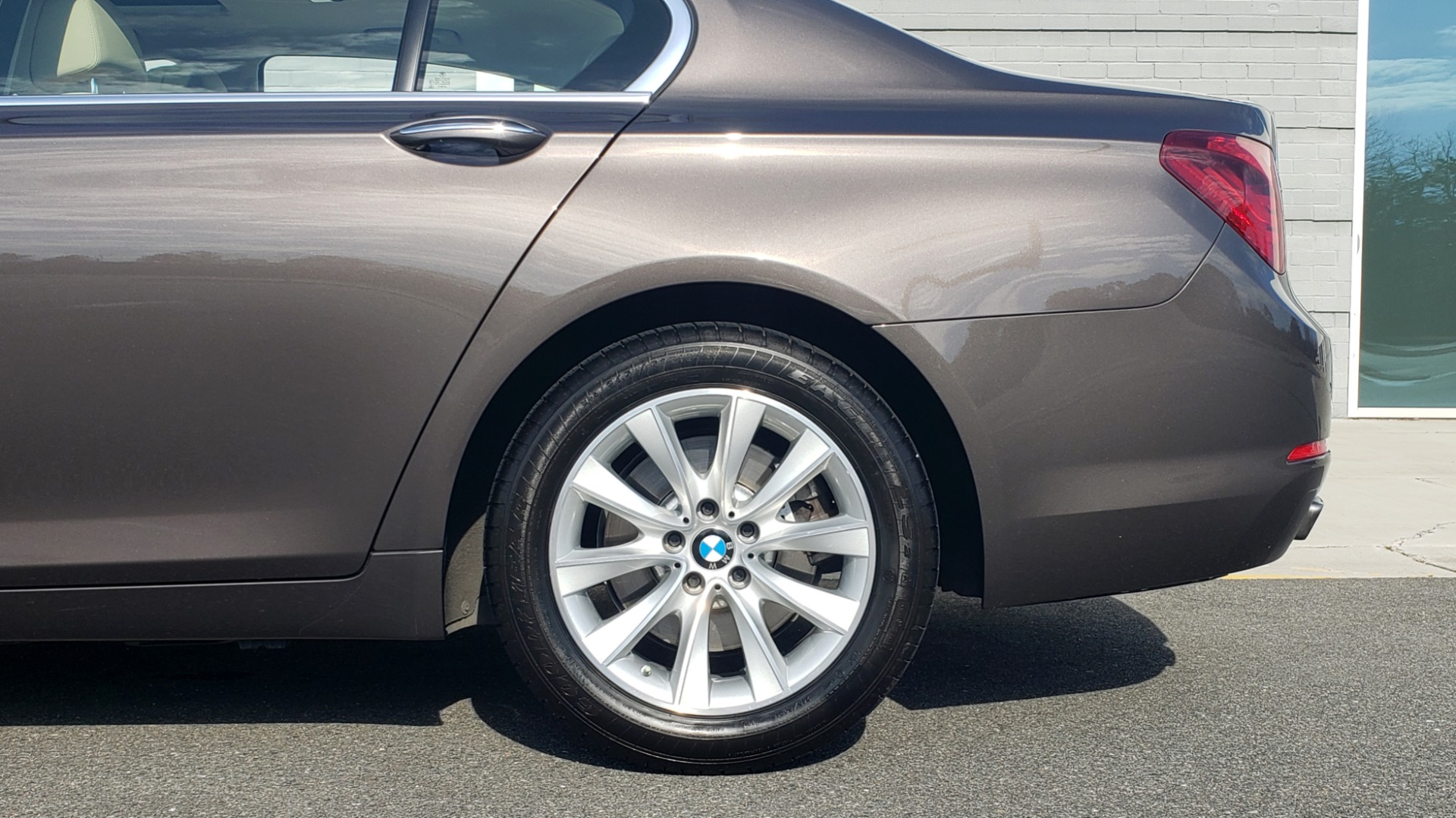 Used 2015 BMW 7 SERIES 740I SEDAN / EXECUTIVE PKG / DRVR ASST PLUS / HEADS-UP for sale Sold at Formula Imports in Charlotte NC 28227 81