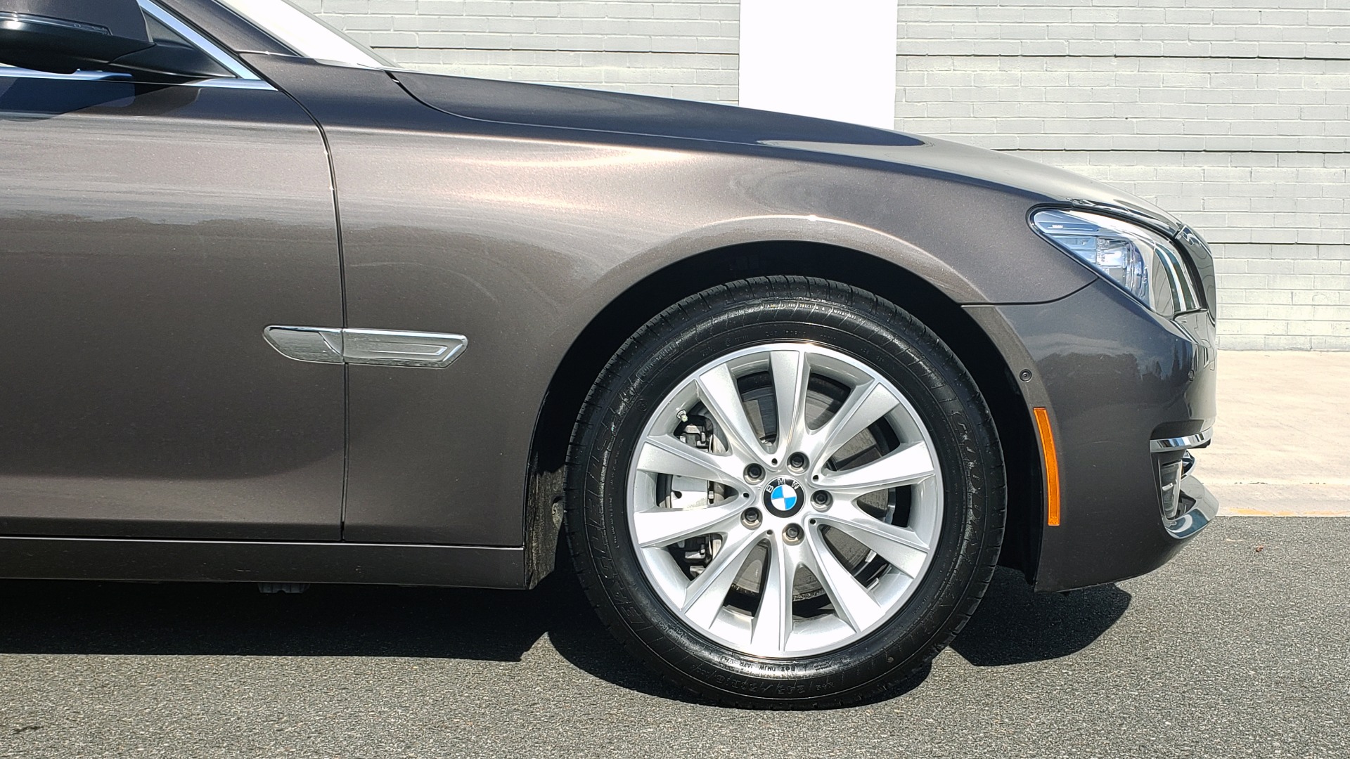 Used 2015 BMW 7 SERIES 740I SEDAN / EXECUTIVE PKG / DRVR ASST PLUS / HEADS-UP for sale Sold at Formula Imports in Charlotte NC 28227 83