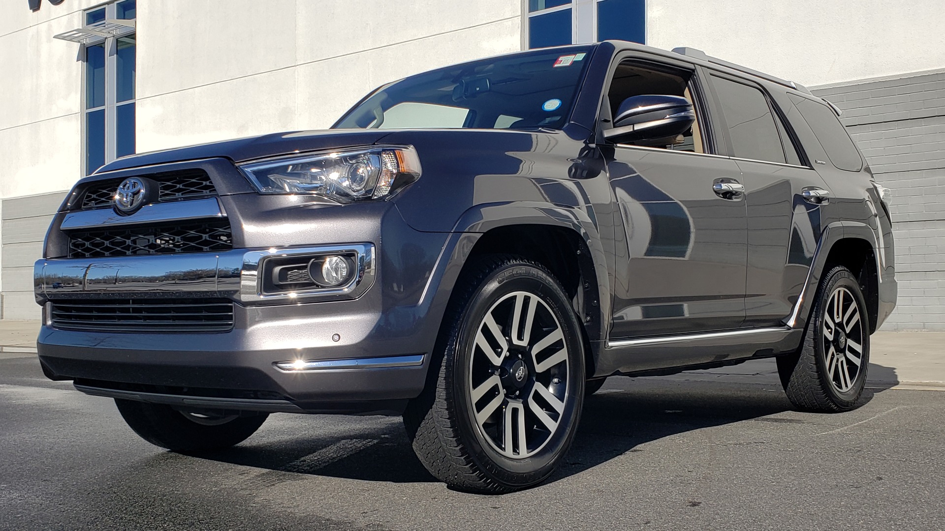 Used 2018 Toyota 4RUNNER LIMITED 4X4 / 4.0 V6 / AUTO / NAV / SUNROOF / REARVIEW for sale Sold at Formula Imports in Charlotte NC 28227 2
