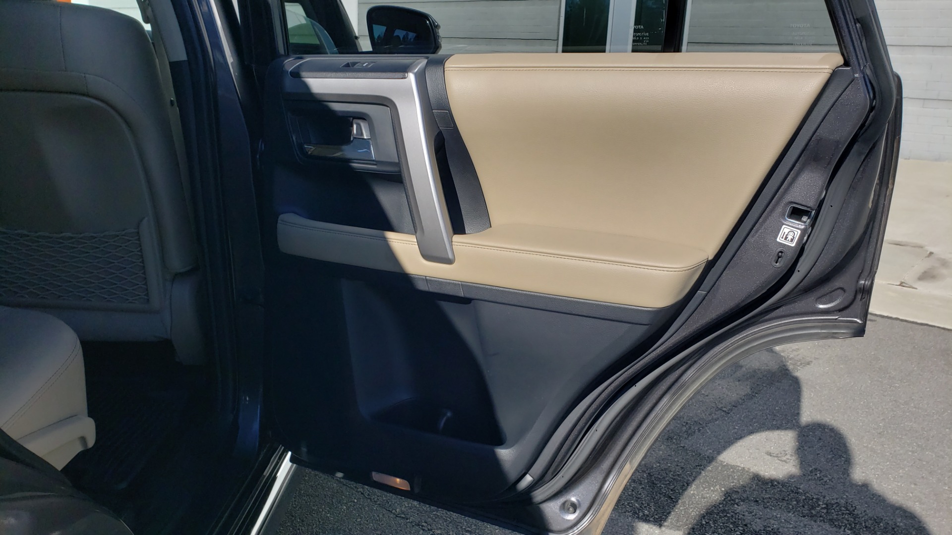 Used 2018 Toyota 4RUNNER LIMITED 4X4 / 4.0 V6 / AUTO / NAV / SUNROOF / REARVIEW for sale Sold at Formula Imports in Charlotte NC 28227 73