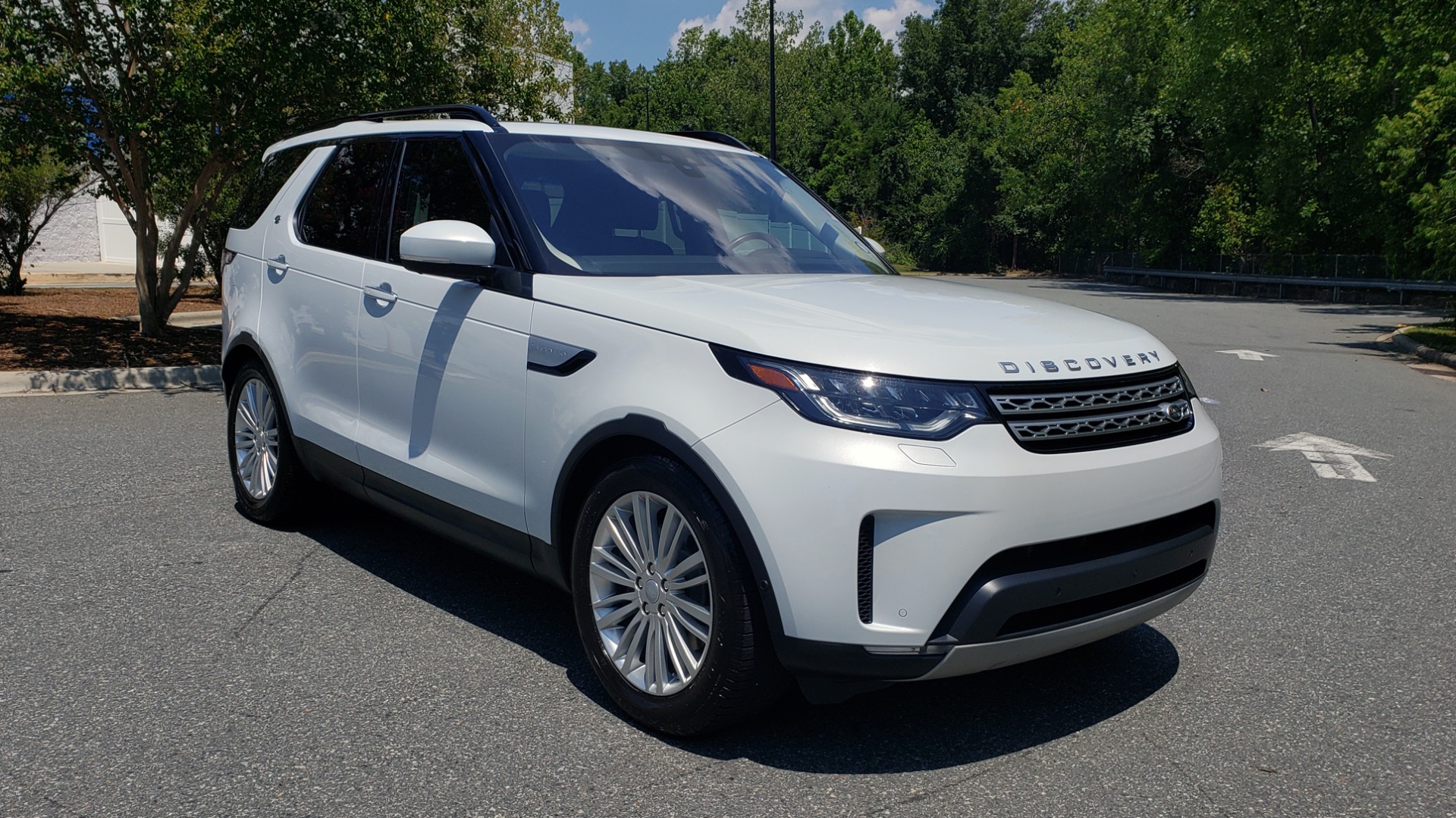 Used 2017 Land Rover DISCOVERY HSE LUXURY / SC V6 / NAV / DRIVE PRO / VISION ASSIST for sale Sold at Formula Imports in Charlotte NC 28227 4