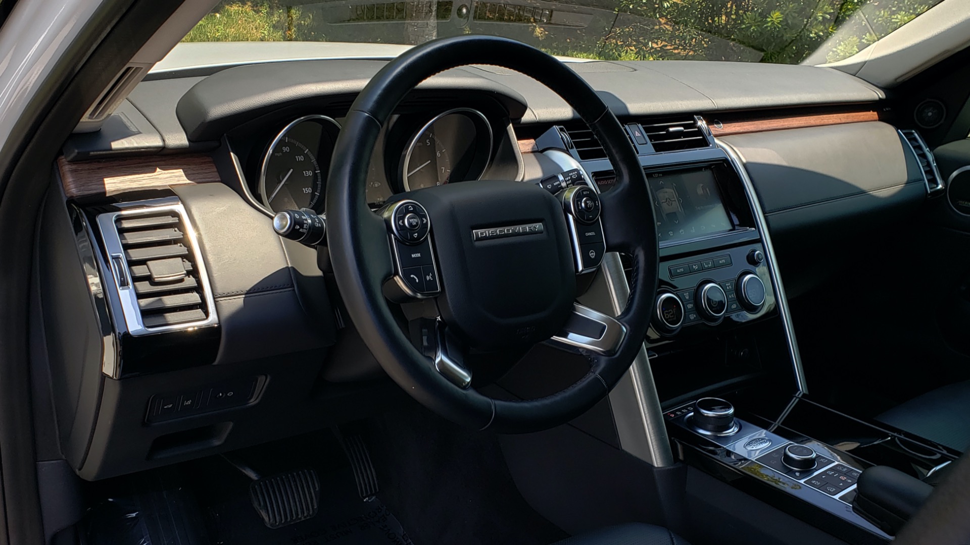 Used 2017 Land Rover DISCOVERY HSE LUXURY / SC V6 / NAV / DRIVE PRO / VISION ASSIST for sale Sold at Formula Imports in Charlotte NC 28227 45