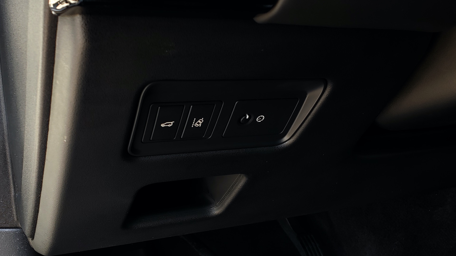 Used 2017 Land Rover DISCOVERY HSE LUXURY / SC V6 / NAV / DRIVE PRO / VISION ASSIST for sale Sold at Formula Imports in Charlotte NC 28227 46