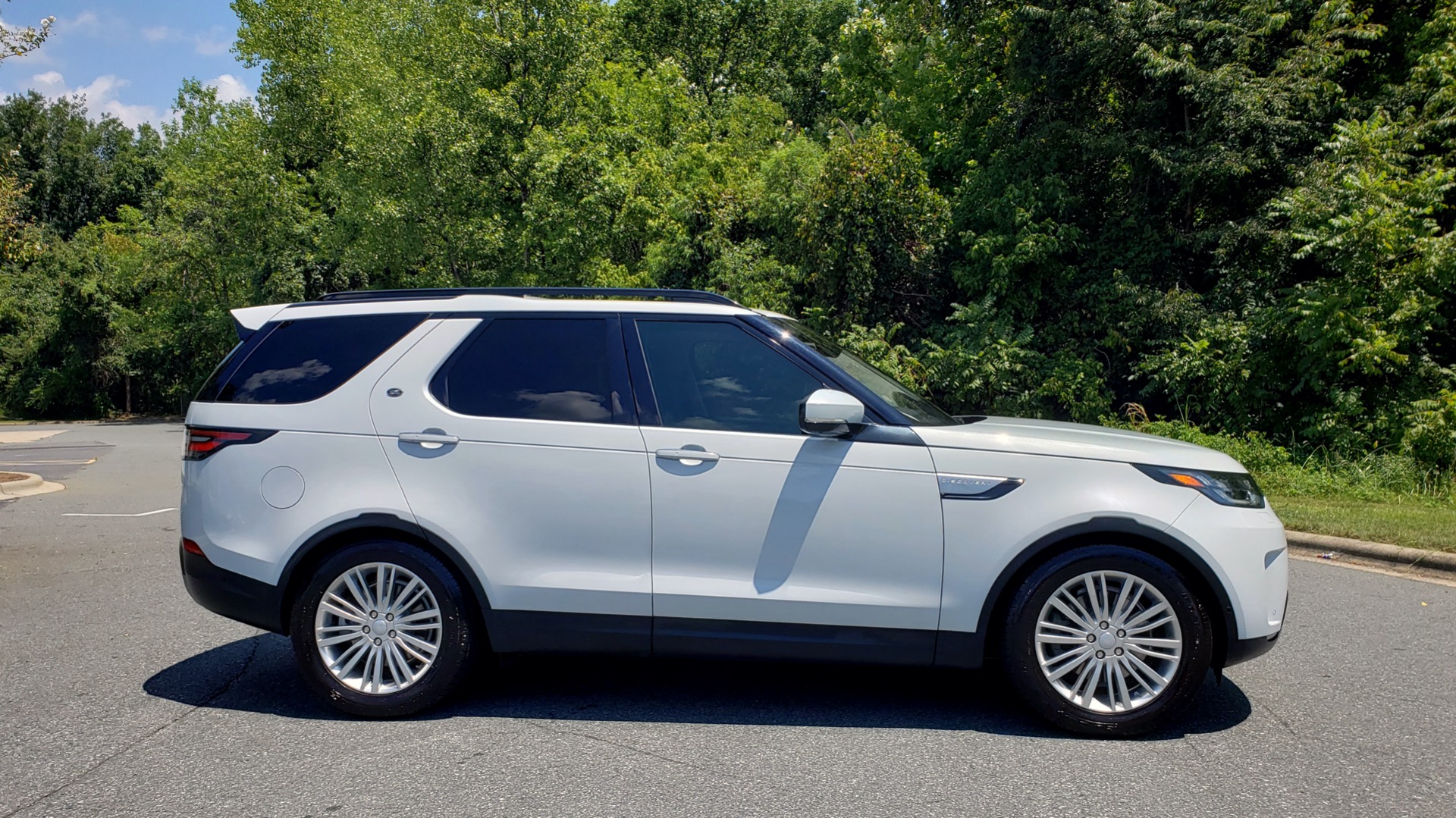 Used 2017 Land Rover DISCOVERY HSE LUXURY / SC V6 / NAV / DRIVE PRO / VISION ASSIST for sale Sold at Formula Imports in Charlotte NC 28227 5