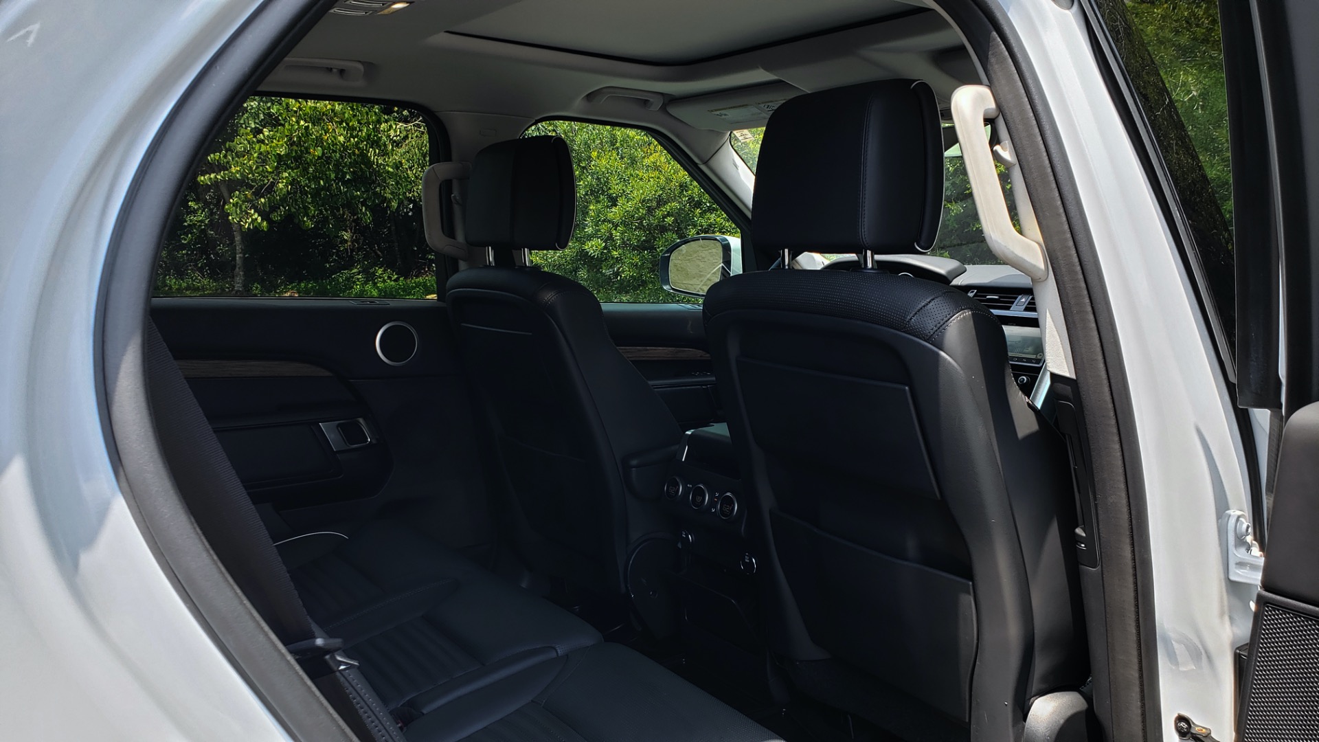 Used 2017 Land Rover DISCOVERY HSE LUXURY / SC V6 / NAV / DRIVE PRO / VISION ASSIST for sale Sold at Formula Imports in Charlotte NC 28227 81