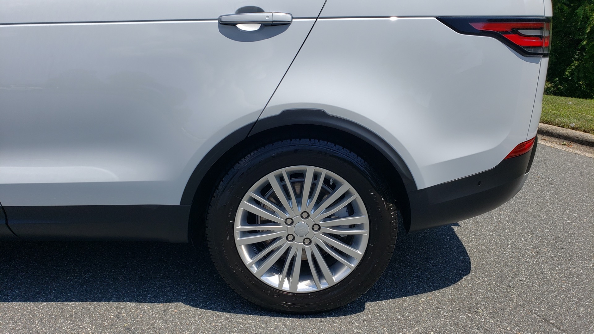 Used 2017 Land Rover DISCOVERY HSE LUXURY / SC V6 / NAV / DRIVE PRO / VISION ASSIST for sale Sold at Formula Imports in Charlotte NC 28227 88