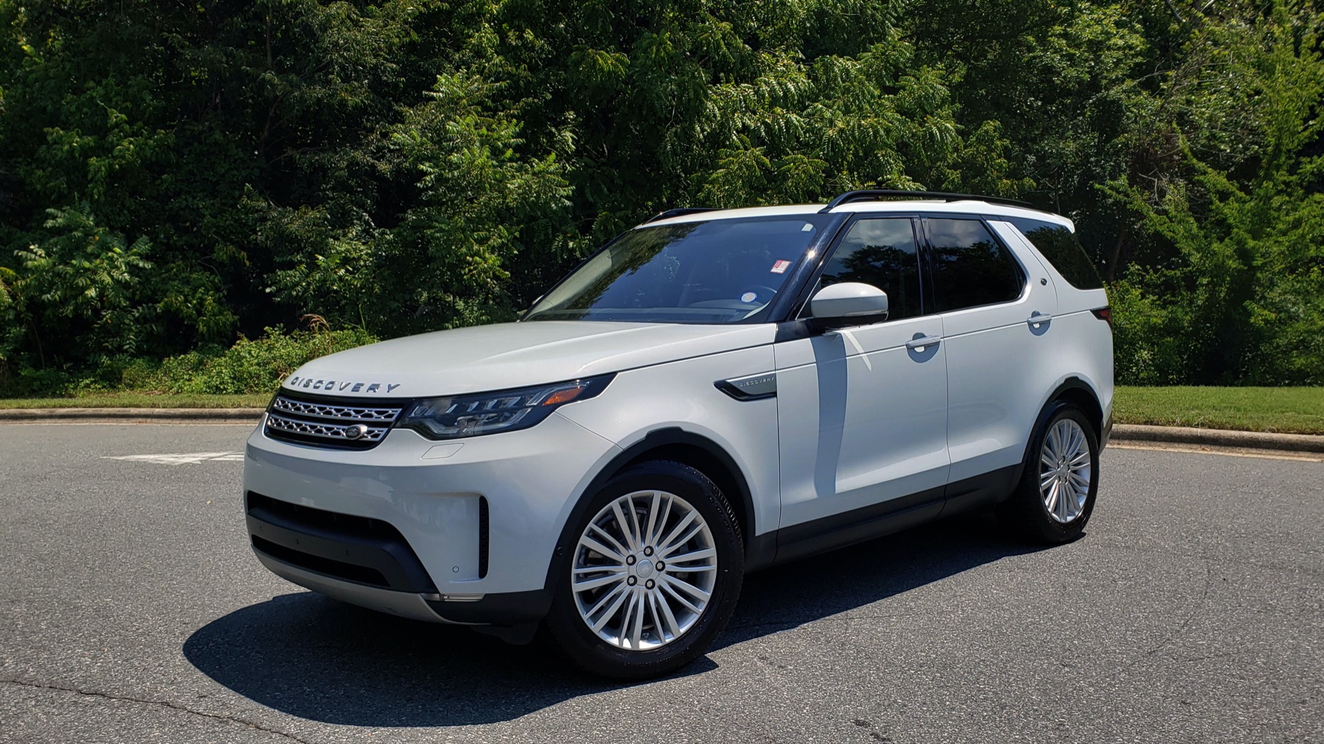 Used 2017 Land Rover DISCOVERY HSE LUXURY / SC V6 / NAV / DRIVE PRO / VISION ASSIST for sale Sold at Formula Imports in Charlotte NC 28227 1