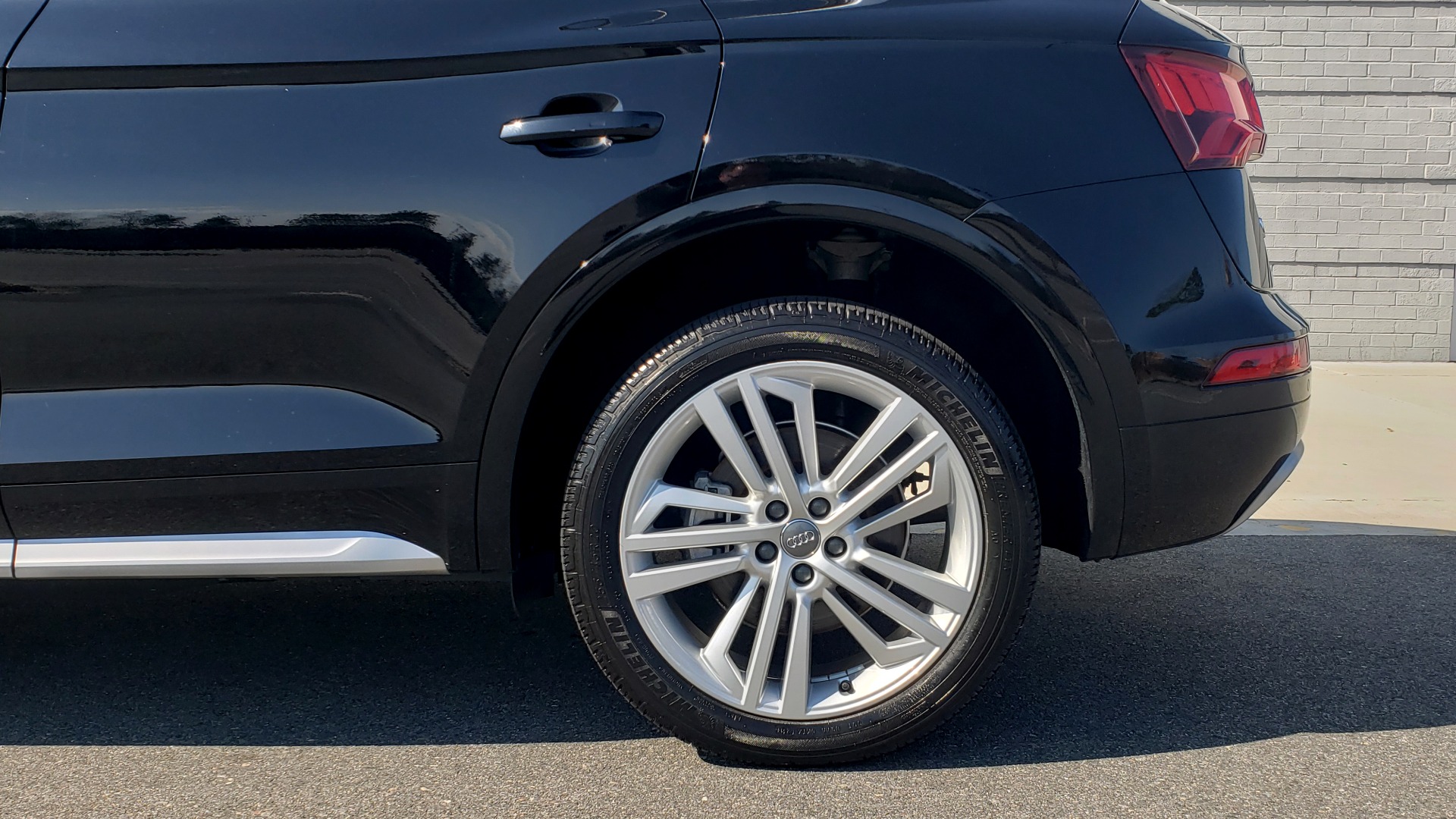Used 2018 Audi Q5 PREMIUM PLUS / NAV / PANO-ROOF / CLD WTHR / REARVIEW for sale Sold at Formula Imports in Charlotte NC 28227 84