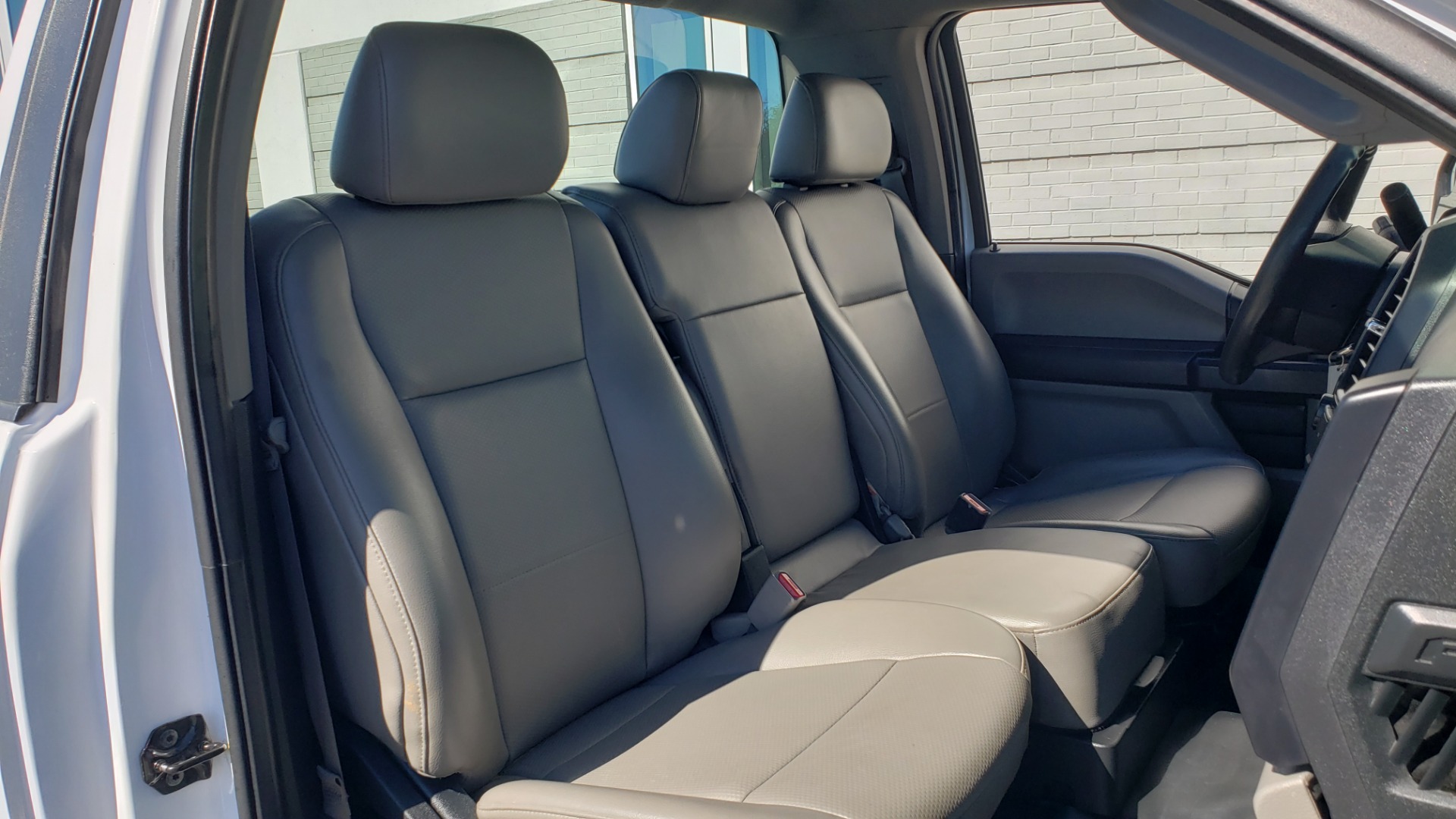 Used 2016 Ford F-150 XL / 2WD / V6 / AUTO / LONG BED / 141IN WB / WORK TRUCK for sale Sold at Formula Imports in Charlotte NC 28227 14