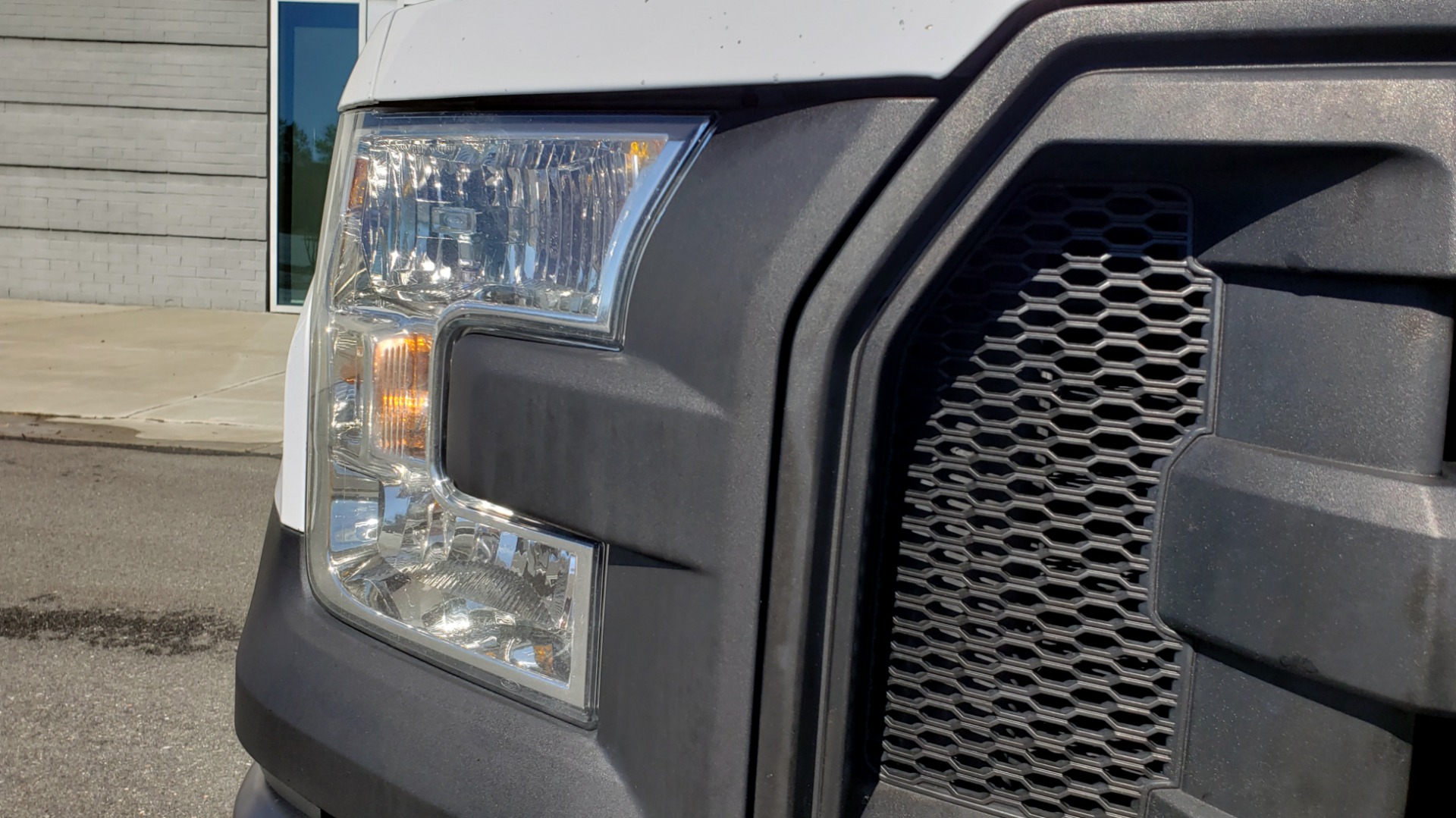 Used 2016 Ford F-150 XL / 2WD / V6 / AUTO / LONG BED / 141IN WB / WORK TRUCK for sale Sold at Formula Imports in Charlotte NC 28227 21