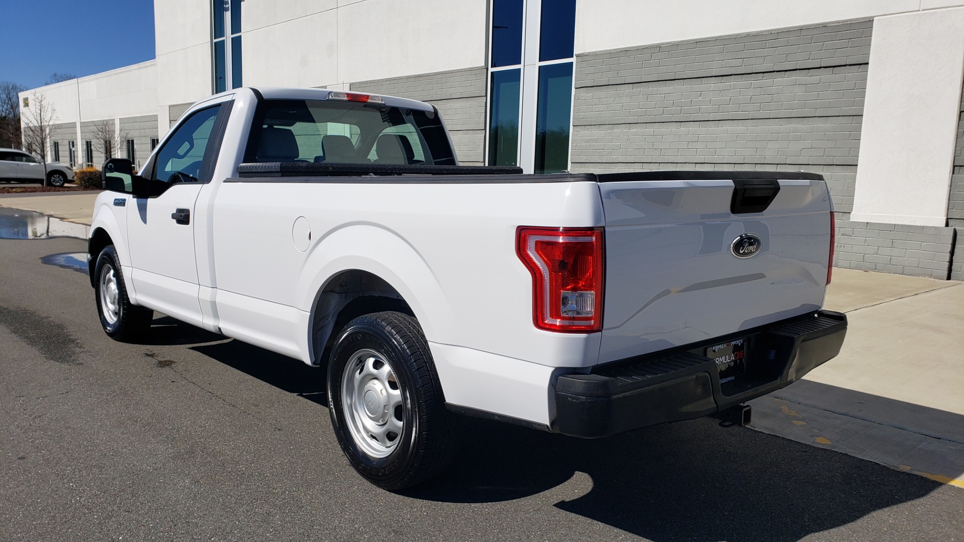 Used 2016 Ford F-150 XL / 2WD / V6 / AUTO / LONG BED / 141IN WB / WORK TRUCK for sale Sold at Formula Imports in Charlotte NC 28227 3