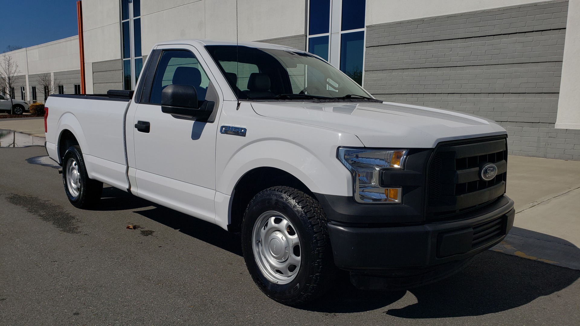 Used 2016 Ford F-150 XL / 2WD / V6 / AUTO / LONG BED / 141IN WB / WORK TRUCK for sale Sold at Formula Imports in Charlotte NC 28227 4