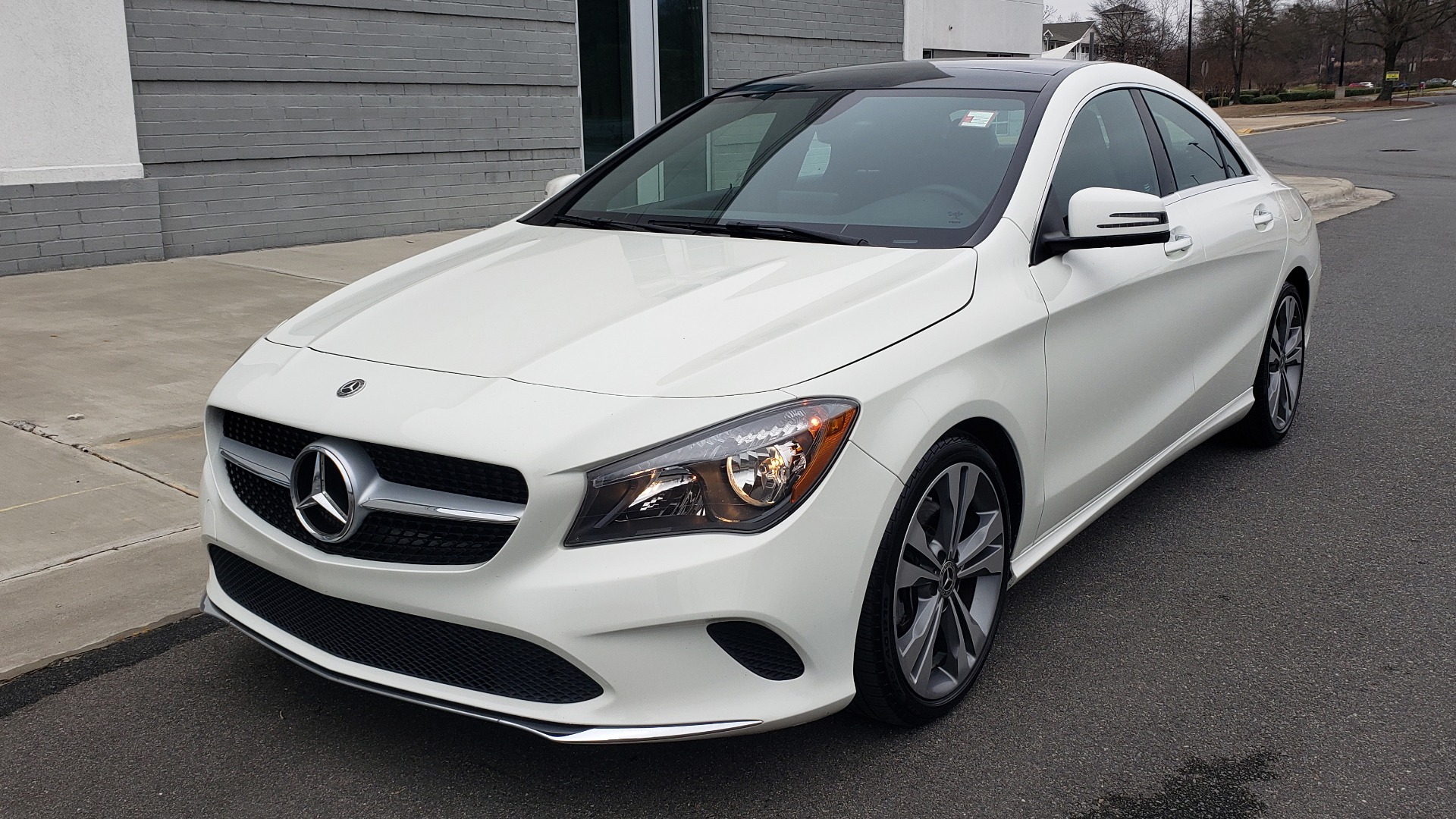 Used 2018 Mercedes-Benz CLA 250 PREMIUM / NAV / PANO-ROOF / APPLE CARPLAY / REARVIEW for sale Sold at Formula Imports in Charlotte NC 28227 3