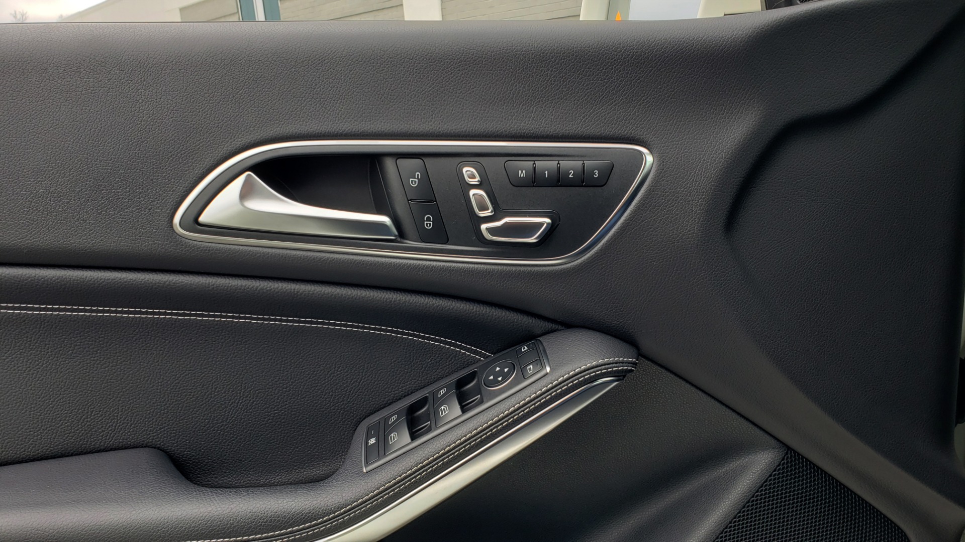 Used 2018 Mercedes-Benz CLA 250 PREMIUM / NAV / PANO-ROOF / APPLE CARPLAY / REARVIEW for sale Sold at Formula Imports in Charlotte NC 28227 38