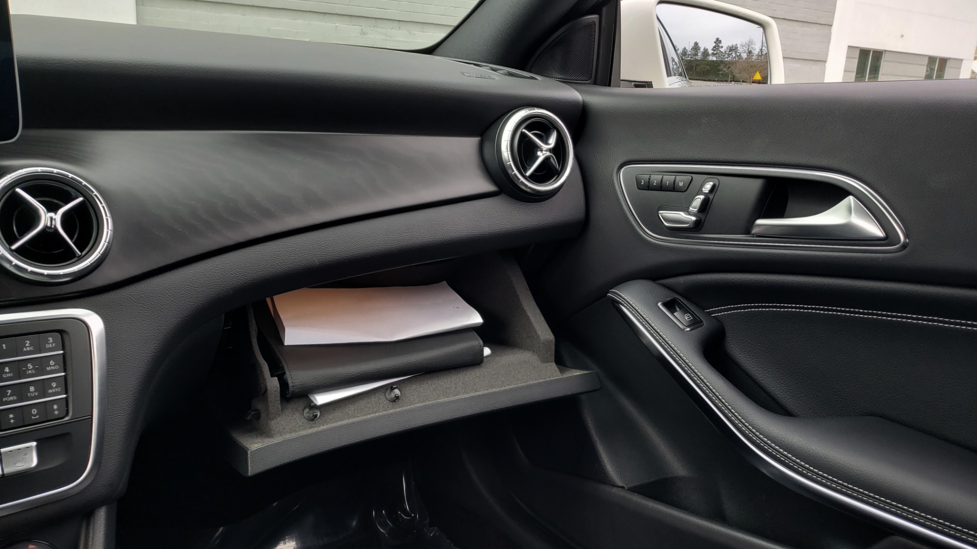 Used 2018 Mercedes-Benz CLA 250 PREMIUM / NAV / PANO-ROOF / APPLE CARPLAY / REARVIEW for sale Sold at Formula Imports in Charlotte NC 28227 52