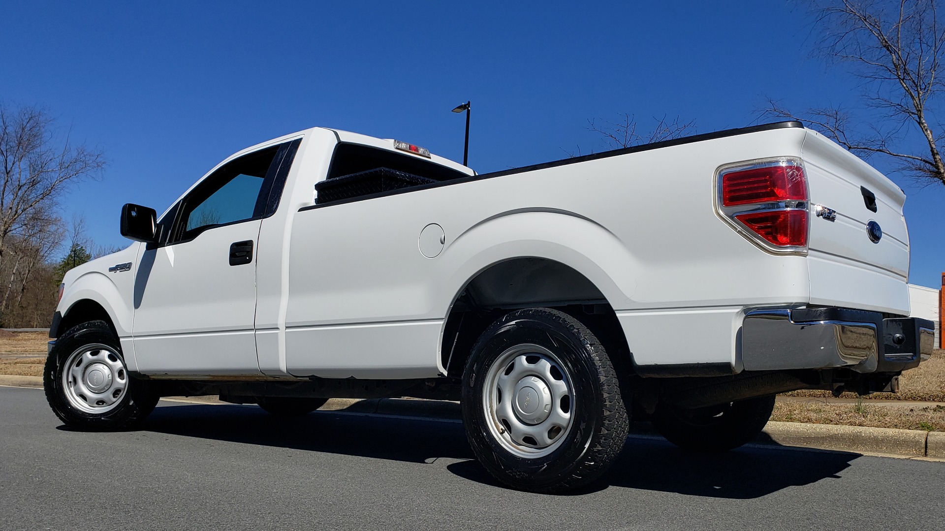 Used 2013 Ford F-150 XL / 2WD / V6 / AUTO / LONG BED / 145IN WB / WORK TRUCK for sale Sold at Formula Imports in Charlotte NC 28227 2