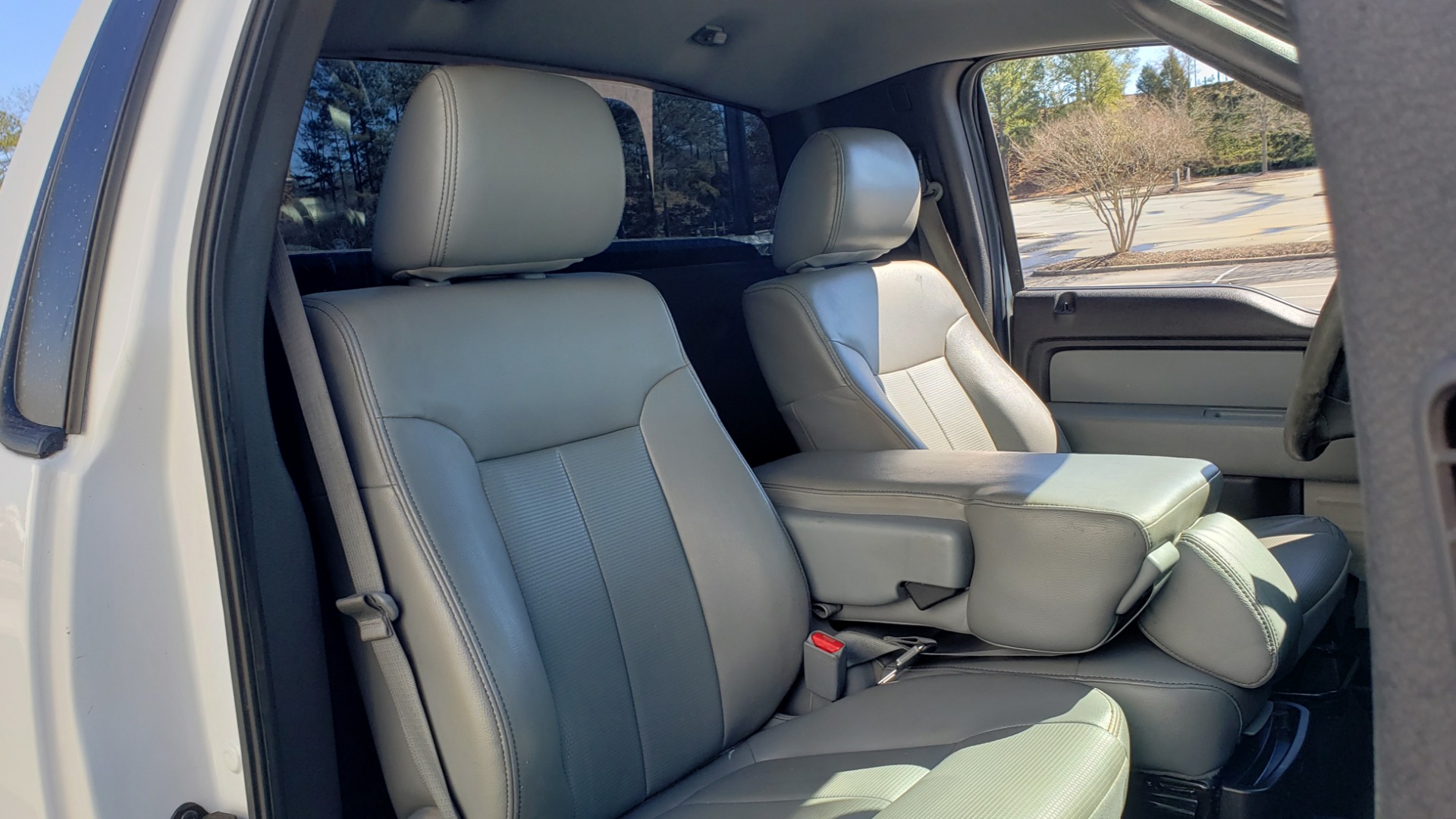 Used 2013 Ford F-150 XL / 2WD / V6 / AUTO / LONG BED / 145IN WB / WORK TRUCK for sale Sold at Formula Imports in Charlotte NC 28227 50