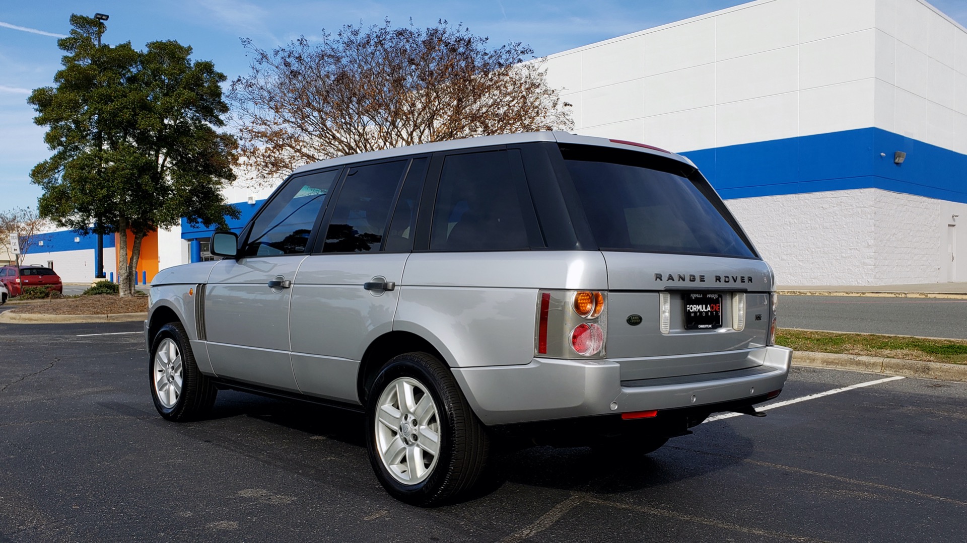 Used 2005 Land Rover RANGE ROVER HSE / V8 / NAV / SUNROOF / HTD STS / HTD STRNG WHL for sale Sold at Formula Imports in Charlotte NC 28227 3