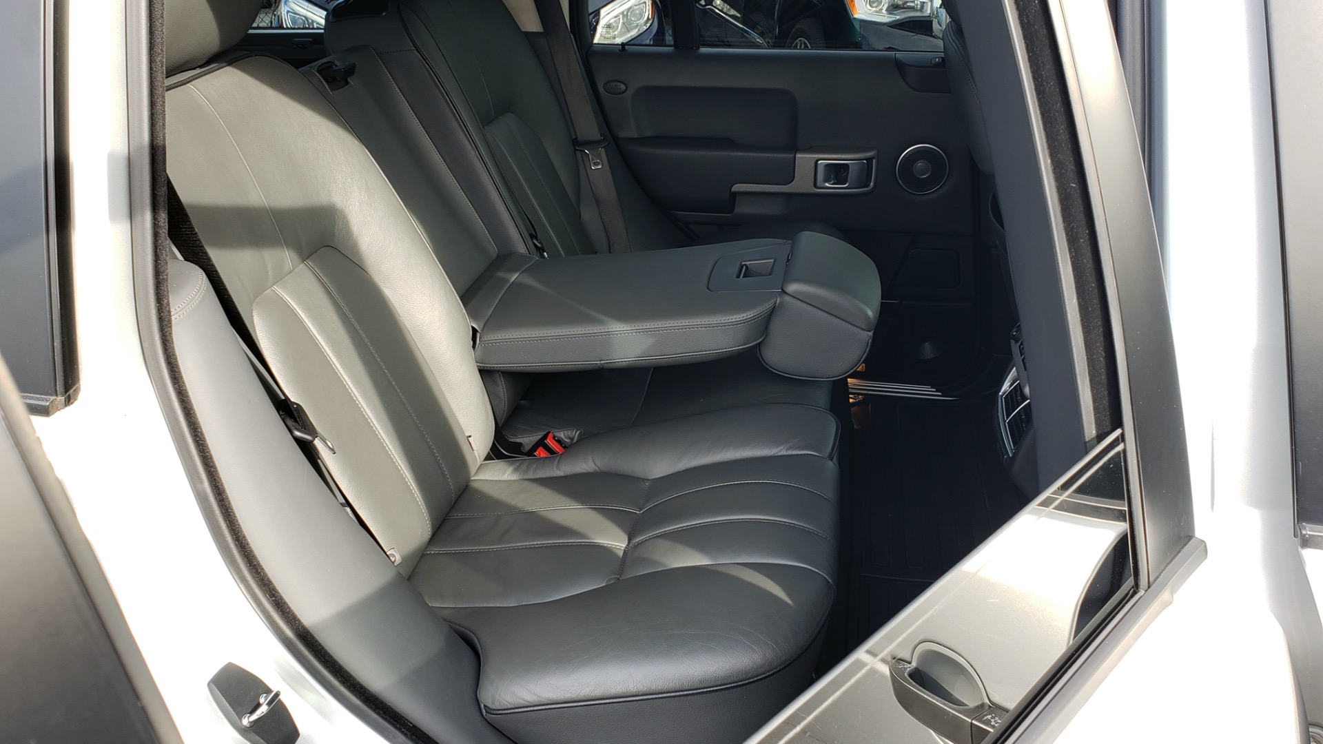 Used 2005 Land Rover RANGE ROVER HSE / V8 / NAV / SUNROOF / HTD STS / HTD STRNG WHL for sale Sold at Formula Imports in Charlotte NC 28227 53