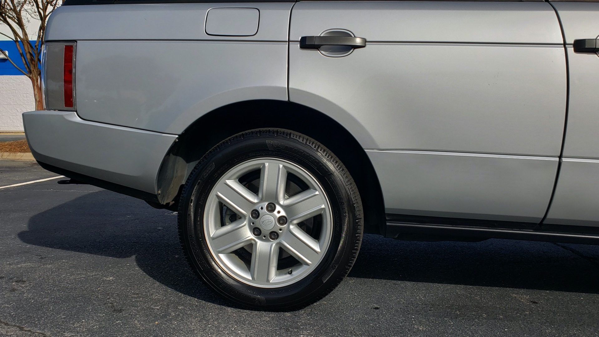 Used 2005 Land Rover RANGE ROVER HSE / V8 / NAV / SUNROOF / HTD STS / HTD STRNG WHL for sale Sold at Formula Imports in Charlotte NC 28227 77