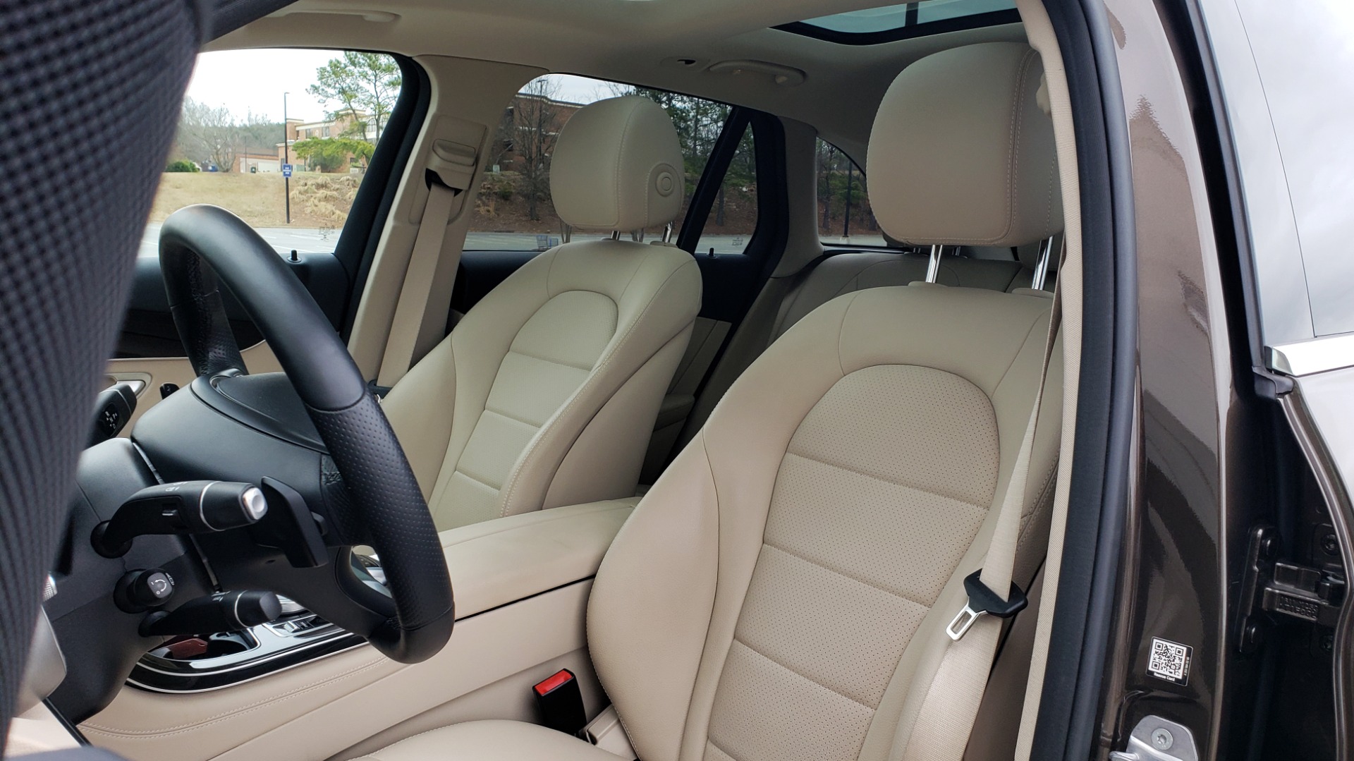Used 2018 Mercedes-Benz GLC 300 4MATIC / PREM PKG / MULTIMEDIA / PANO-ROOF / BURMESTER for sale Sold at Formula Imports in Charlotte NC 28227 32