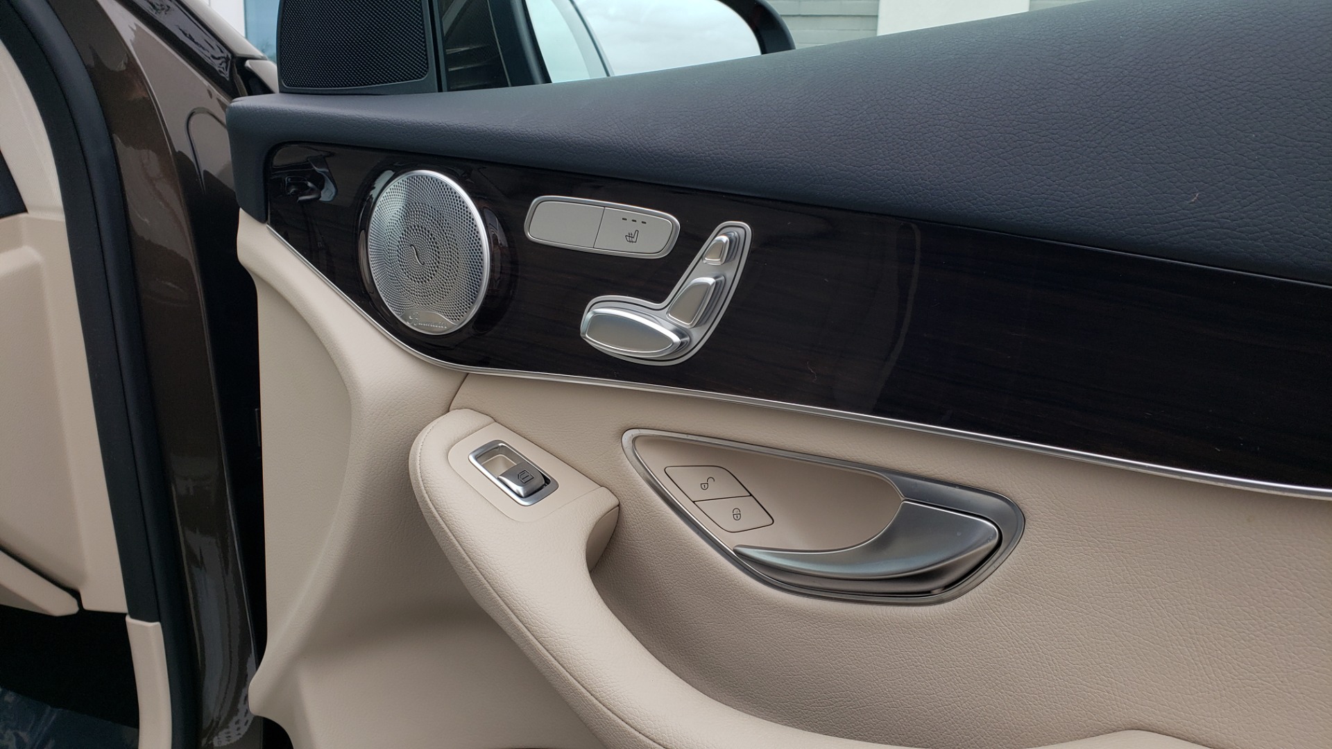 Used 2018 Mercedes-Benz GLC 300 4MATIC / PREM PKG / MULTIMEDIA / PANO-ROOF / BURMESTER for sale Sold at Formula Imports in Charlotte NC 28227 62