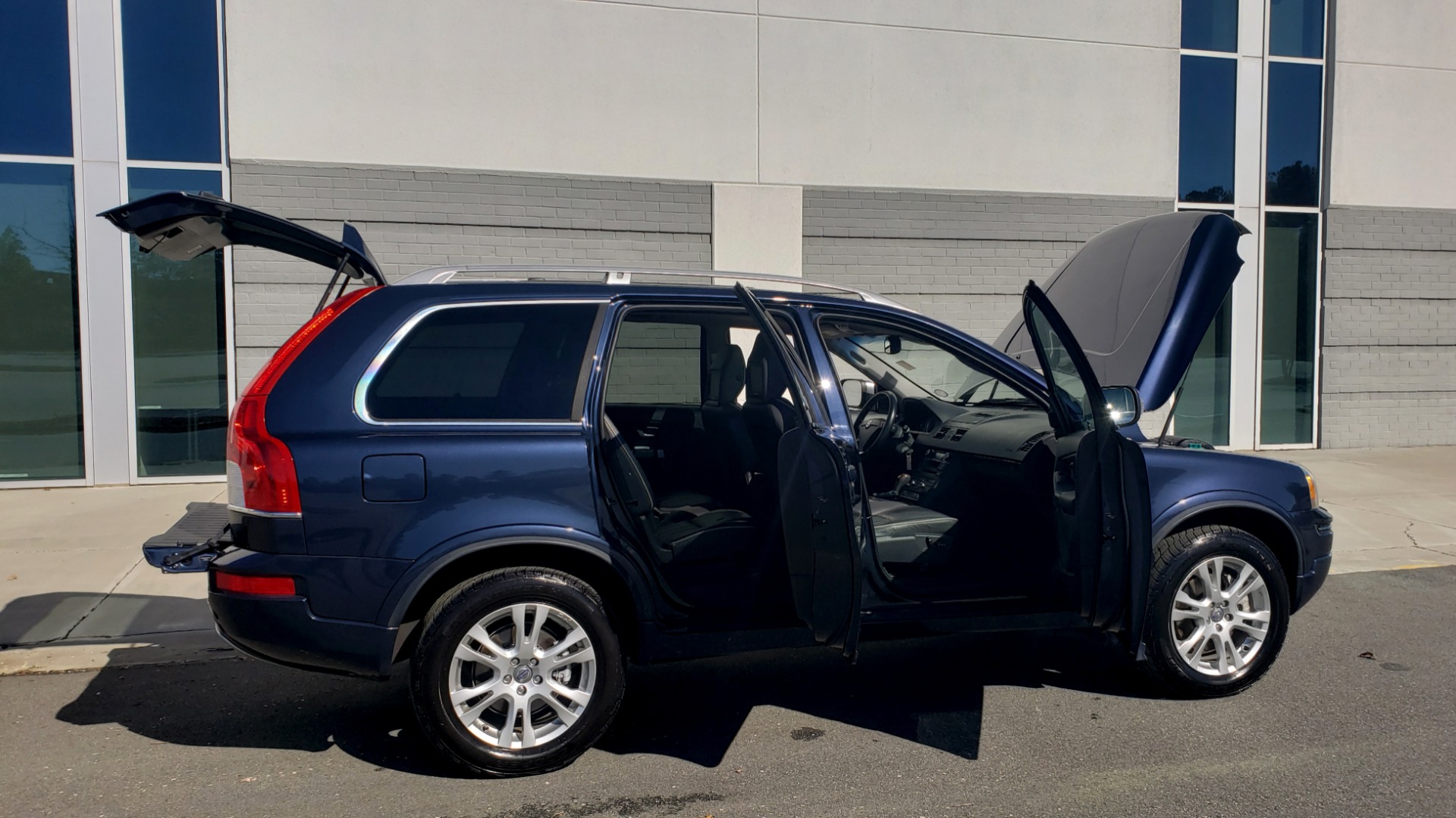 Used 2013 Volvo XC90 PREMIUM PLUS / AWD / HEATED SEATS / SUNROOF / 3-ROW / REARVIEW for sale Sold at Formula Imports in Charlotte NC 28227 12