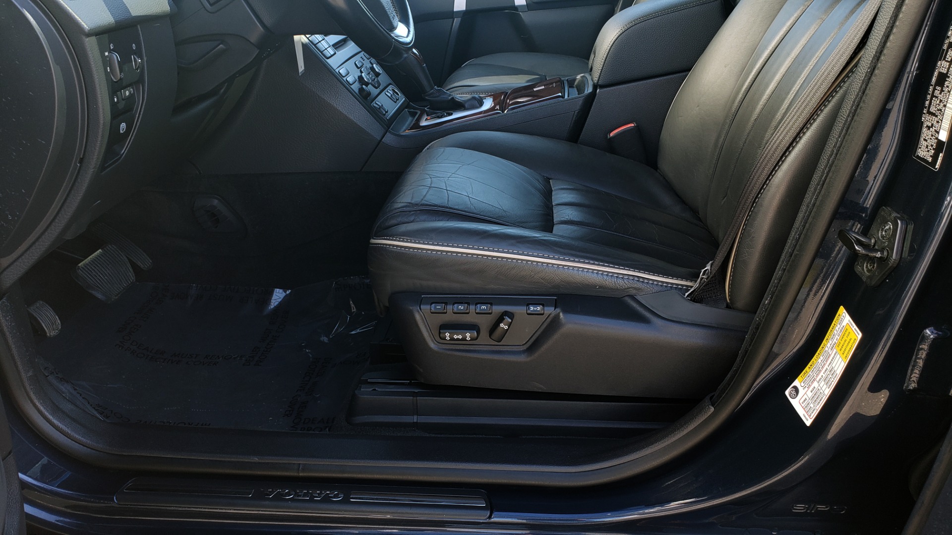 Used 2013 Volvo XC90 PREMIUM PLUS / AWD / HEATED SEATS / SUNROOF / 3-ROW / REARVIEW for sale Sold at Formula Imports in Charlotte NC 28227 34