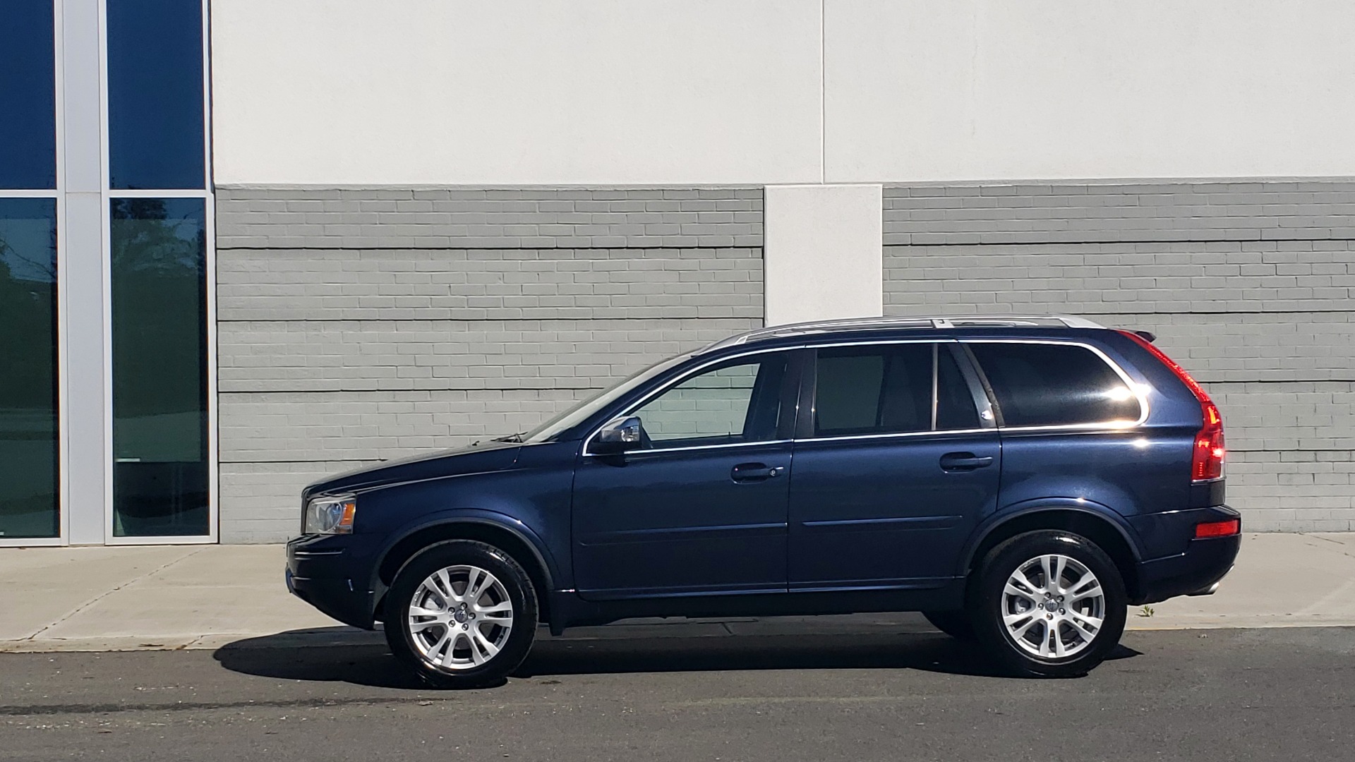 Used 2013 Volvo XC90 PREMIUM PLUS / AWD / HEATED SEATS / SUNROOF / 3-ROW / REARVIEW for sale Sold at Formula Imports in Charlotte NC 28227 7