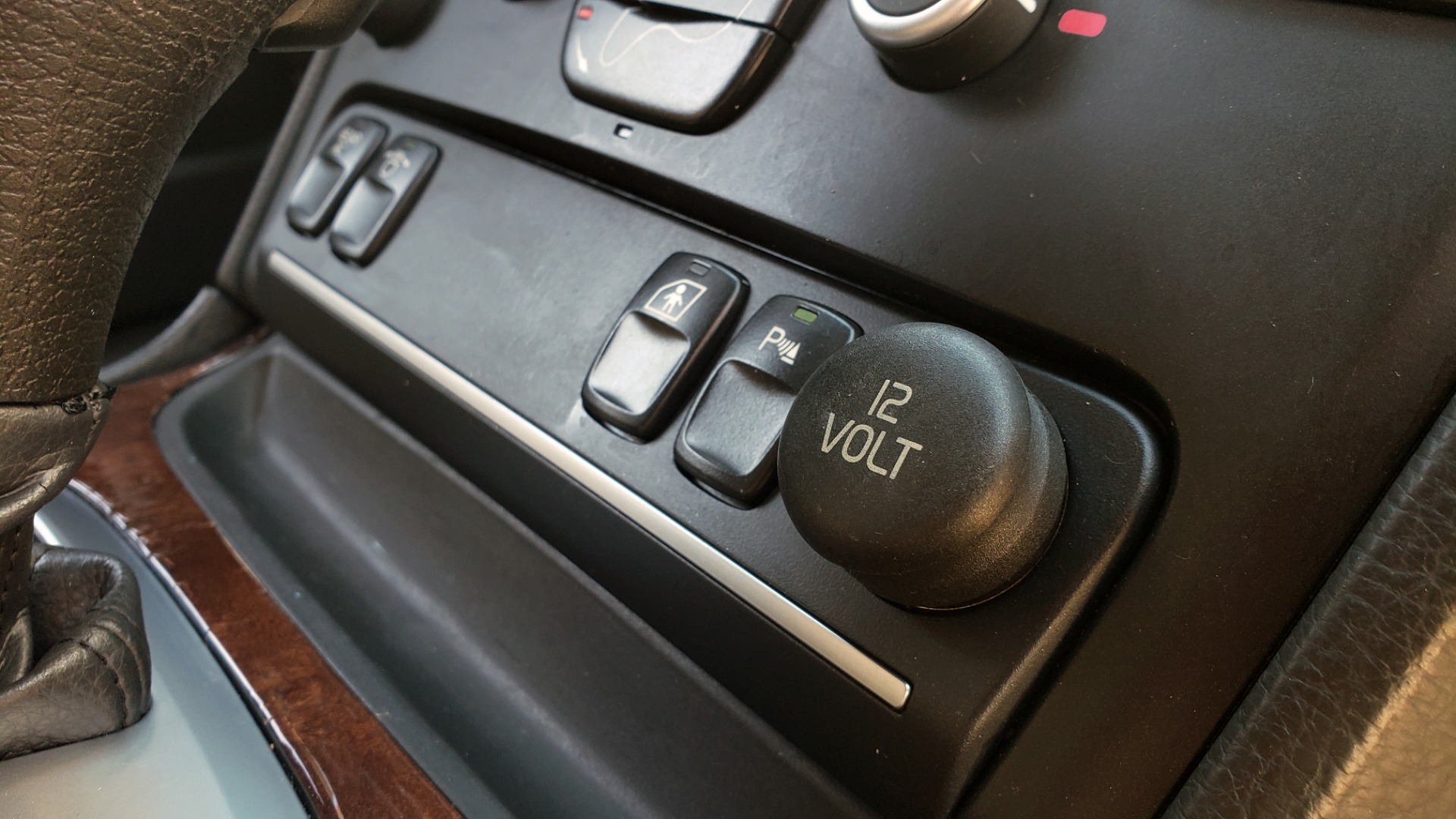Used 2013 Volvo XC90 PREMIUM PLUS / AWD / HEATED SEATS / SUNROOF / 3-ROW / REARVIEW for sale Sold at Formula Imports in Charlotte NC 28227 76