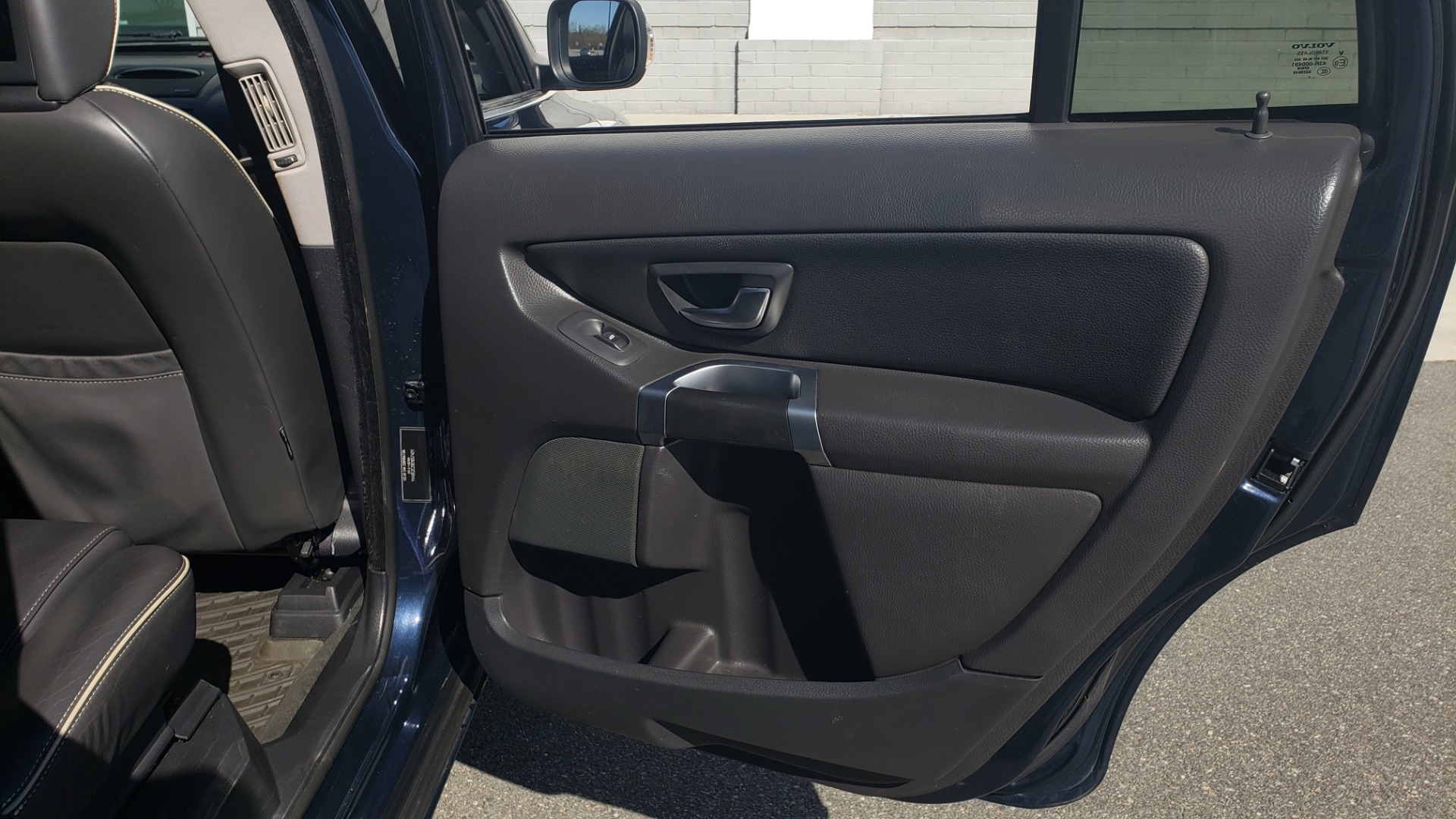 Used 2013 Volvo XC90 PREMIUM PLUS / AWD / HEATED SEATS / SUNROOF / 3-ROW / REARVIEW for sale Sold at Formula Imports in Charlotte NC 28227 78