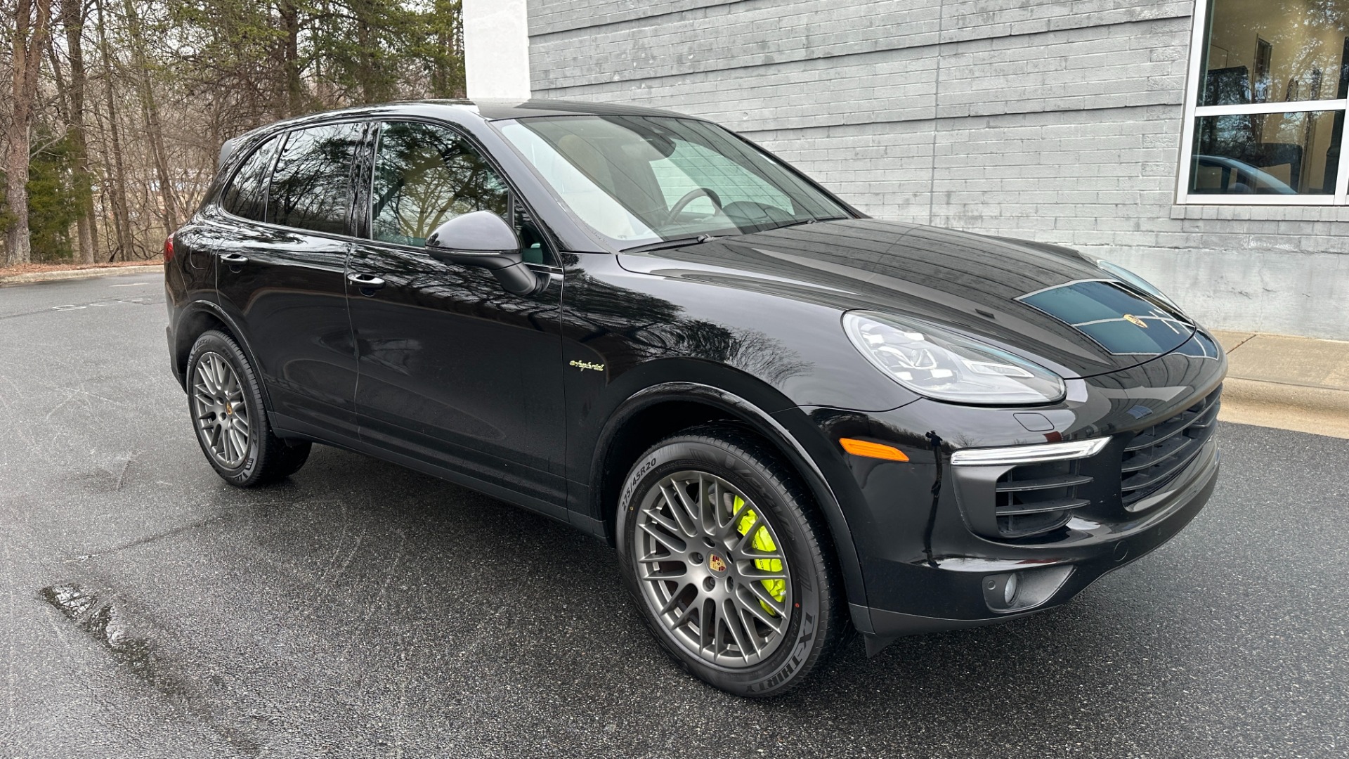 Used 2017 Porsche Cayenne S E-Hybrid PLATINUM / PREMIUM PLUS / SAFETY ASSIST for sale Sold at Formula Imports in Charlotte NC 28227 2