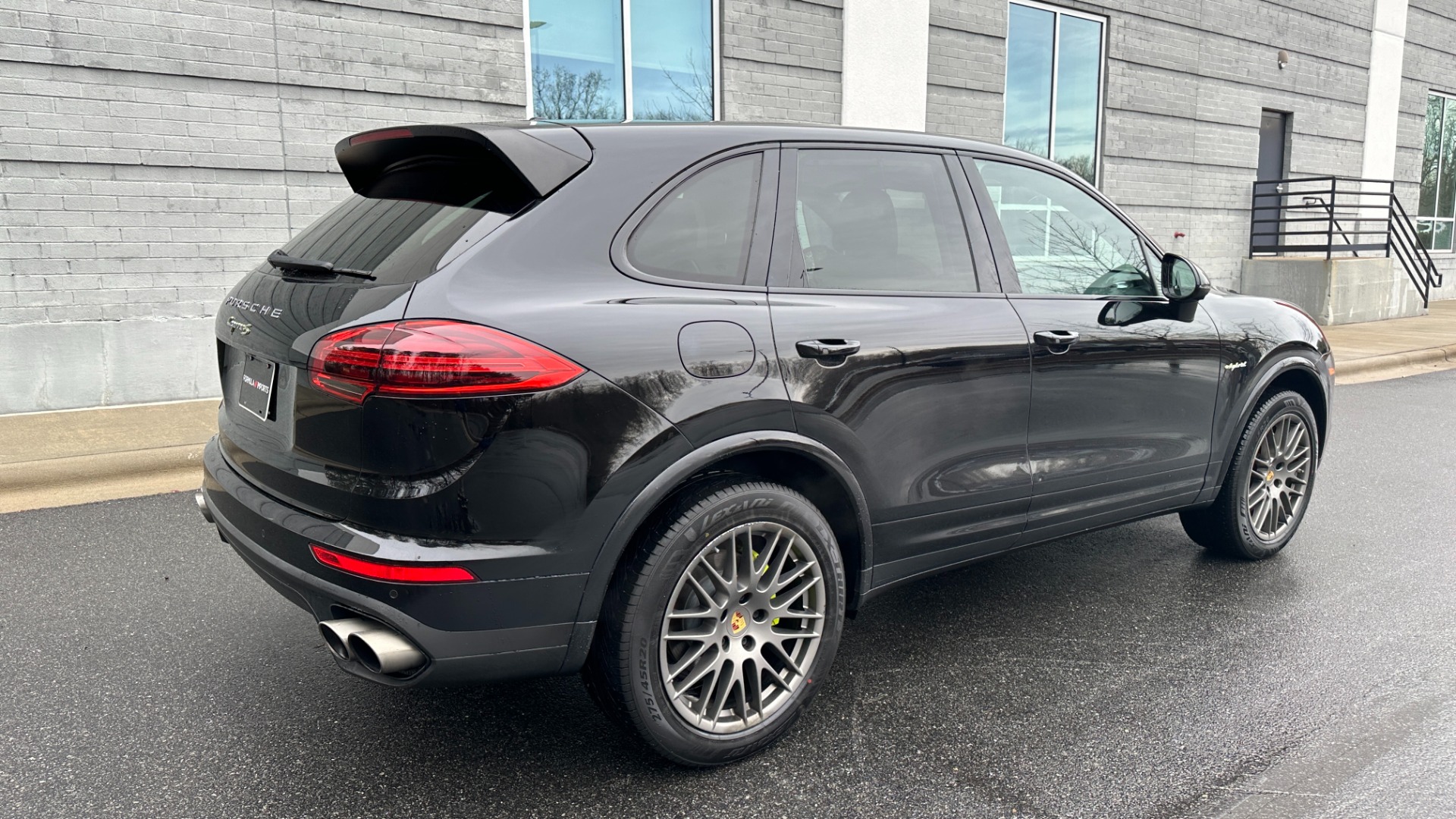 Used 2017 Porsche Cayenne S E-Hybrid PLATINUM / PREMIUM PLUS / SAFETY ASSIST for sale Sold at Formula Imports in Charlotte NC 28227 4