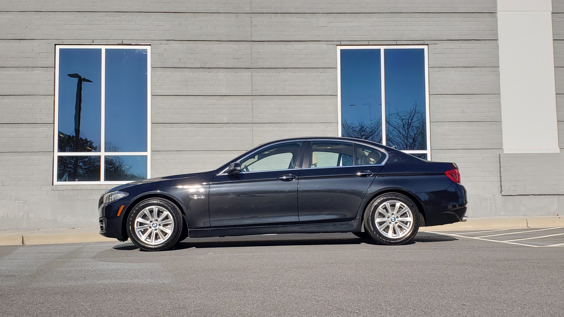 Used 2015 BMW 5 SERIES 528IXDRIVE PREMIUM / CLD WTHR / DRVR ASST PKG / HTD STS for sale Sold at Formula Imports in Charlotte NC 28227 2