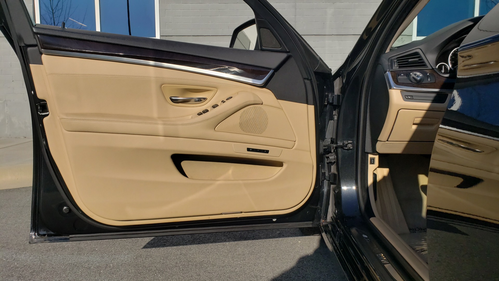 Used 2015 BMW 5 SERIES 528IXDRIVE PREMIUM / CLD WTHR / DRVR ASST PKG / HTD STS for sale Sold at Formula Imports in Charlotte NC 28227 27