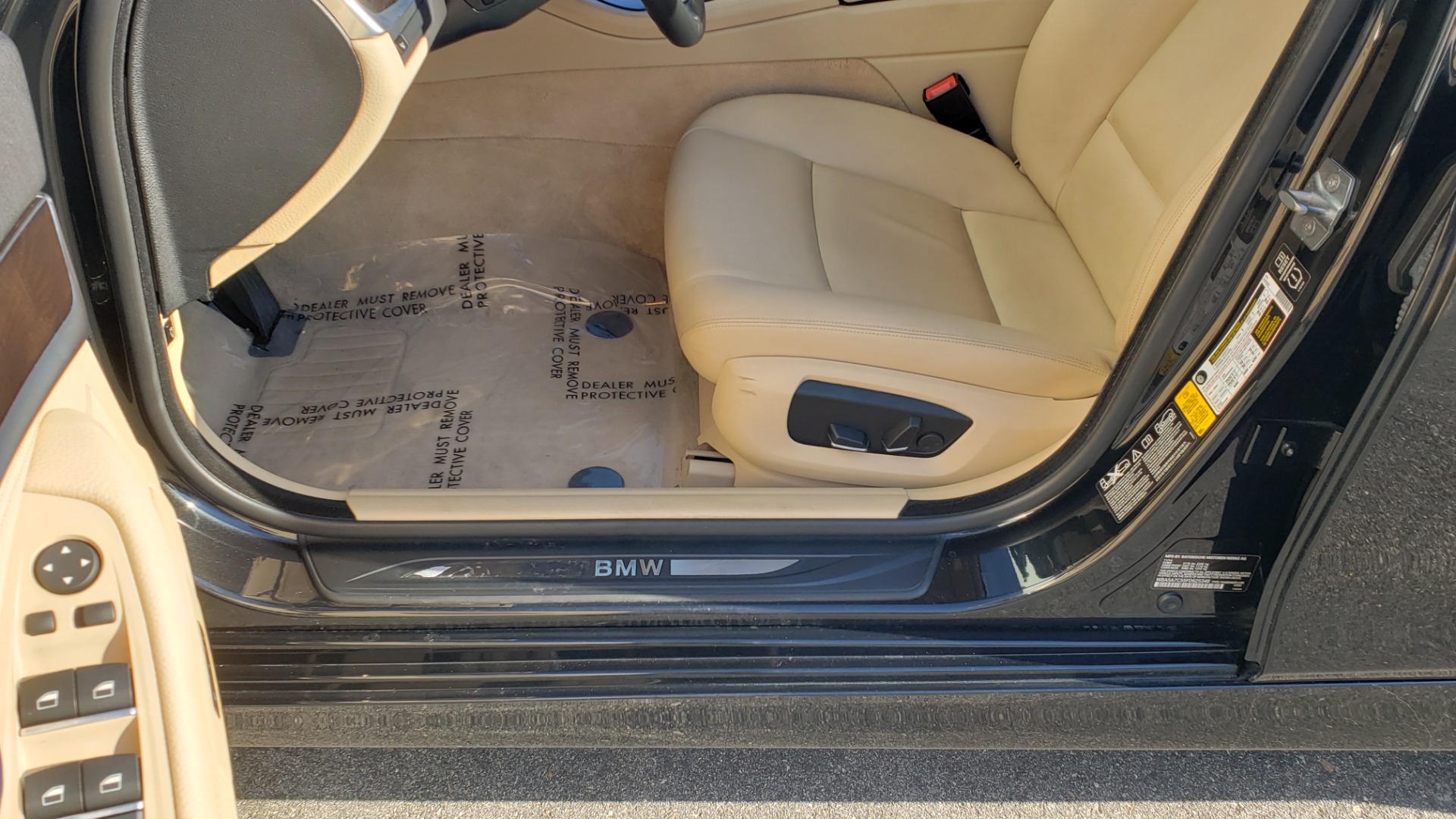 Used 2015 BMW 5 SERIES 528IXDRIVE PREMIUM / CLD WTHR / DRVR ASST PKG / HTD STS for sale Sold at Formula Imports in Charlotte NC 28227 30