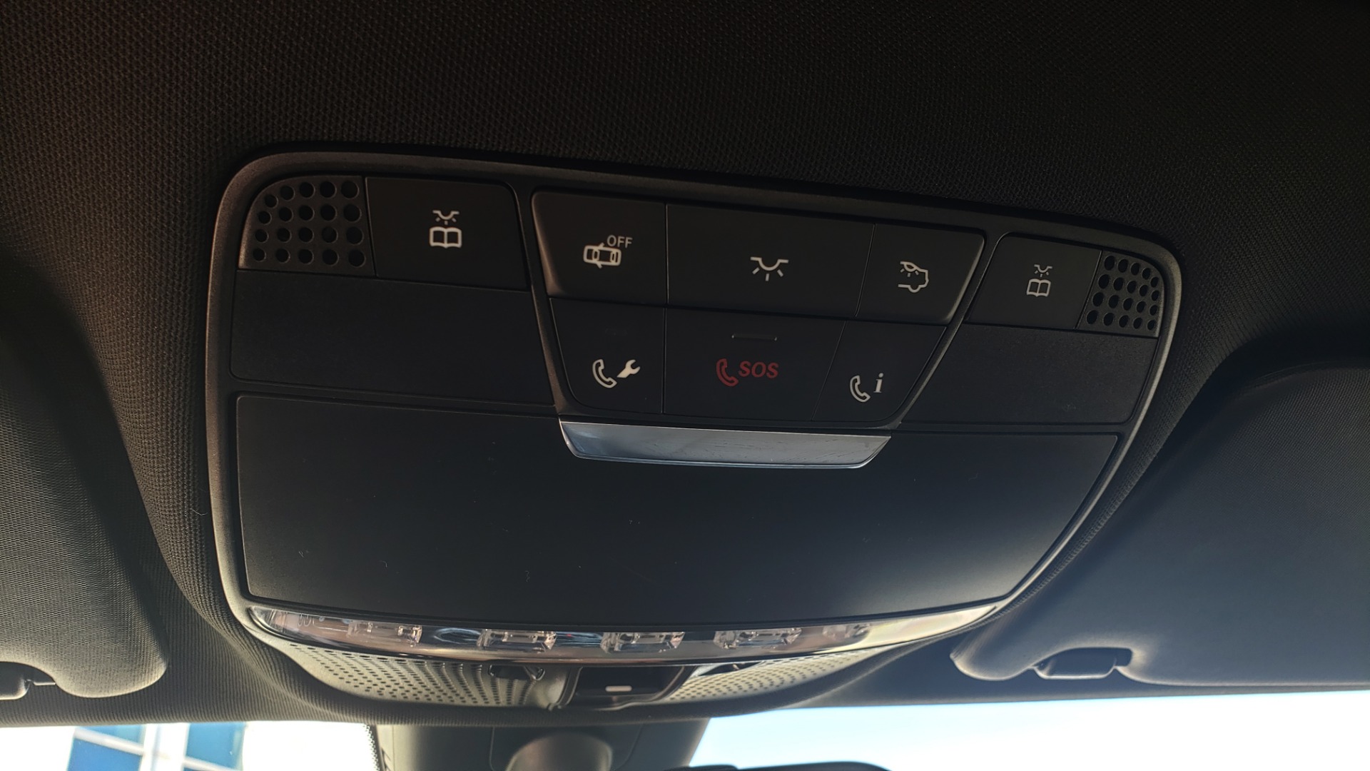 Used 2018 Mercedes-Benz C-CLASS C 300 PREMIUM / SUNROOF / BURMESTER / BSM / REARVIEW for sale Sold at Formula Imports in Charlotte NC 28227 48